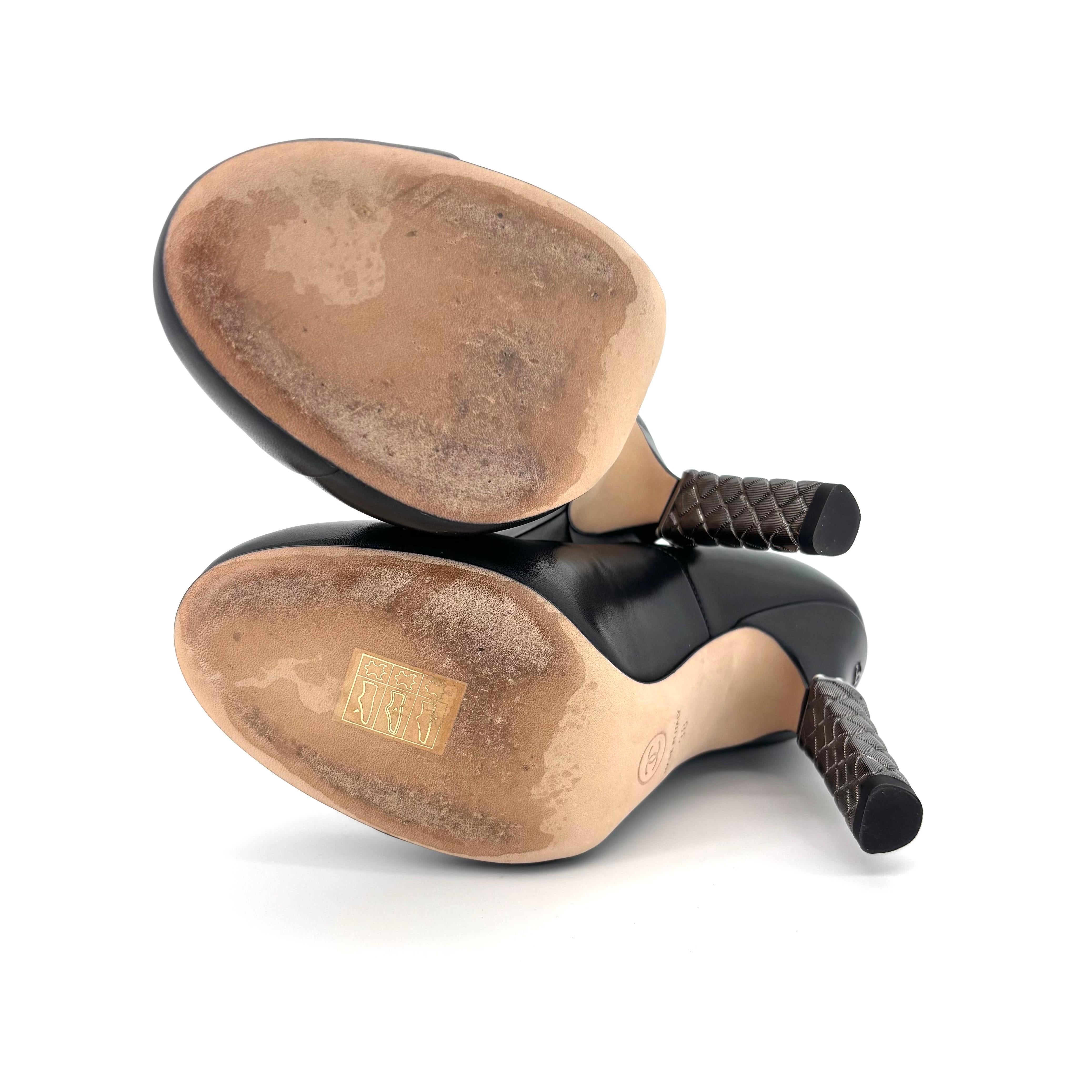 Chanel Interlocking CC Logo Perle Lammfell Cap Toe Pumps 38 im Angebot 2