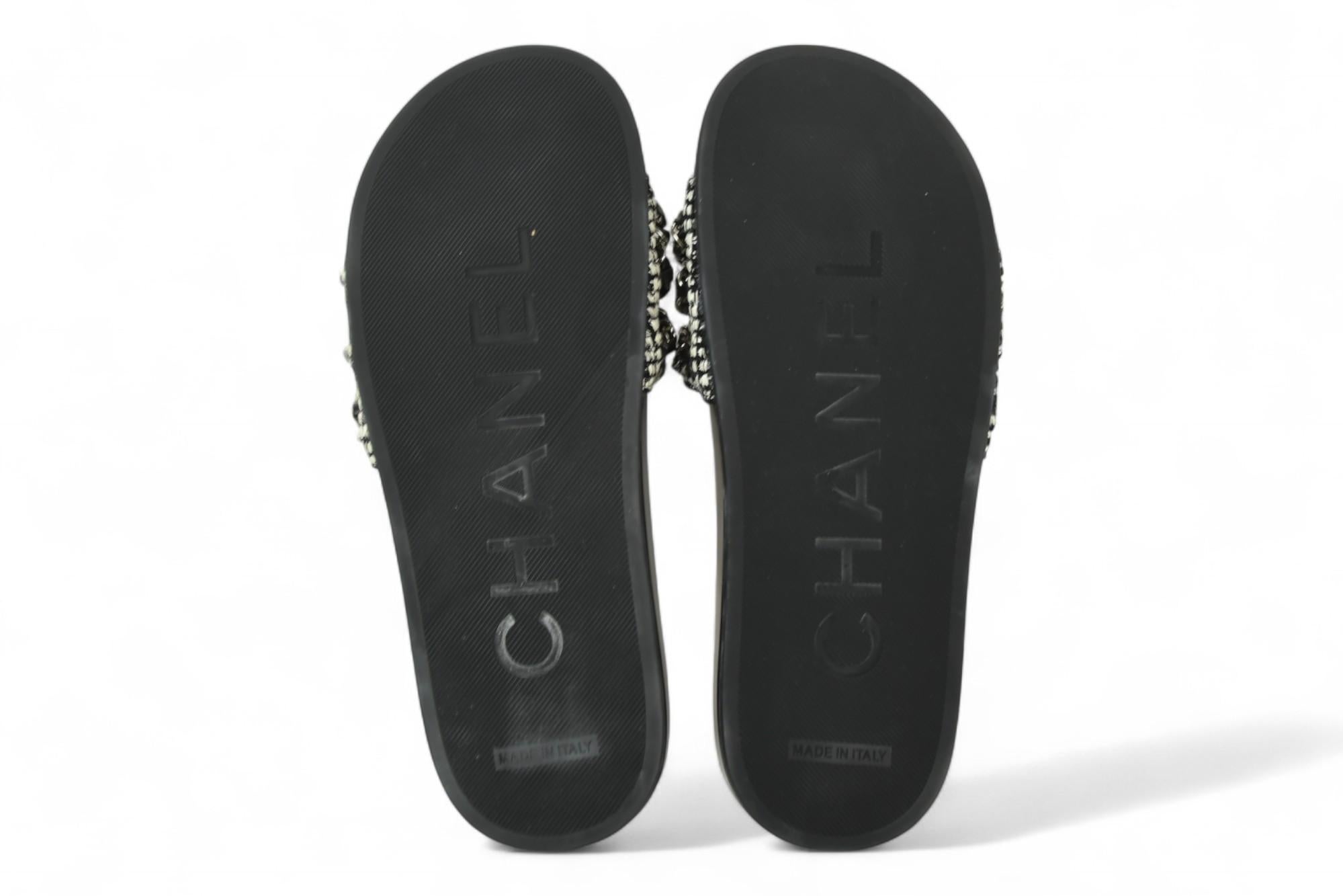 Chanel Interlocking CC Logo Tweed Slides Black For Sale 3