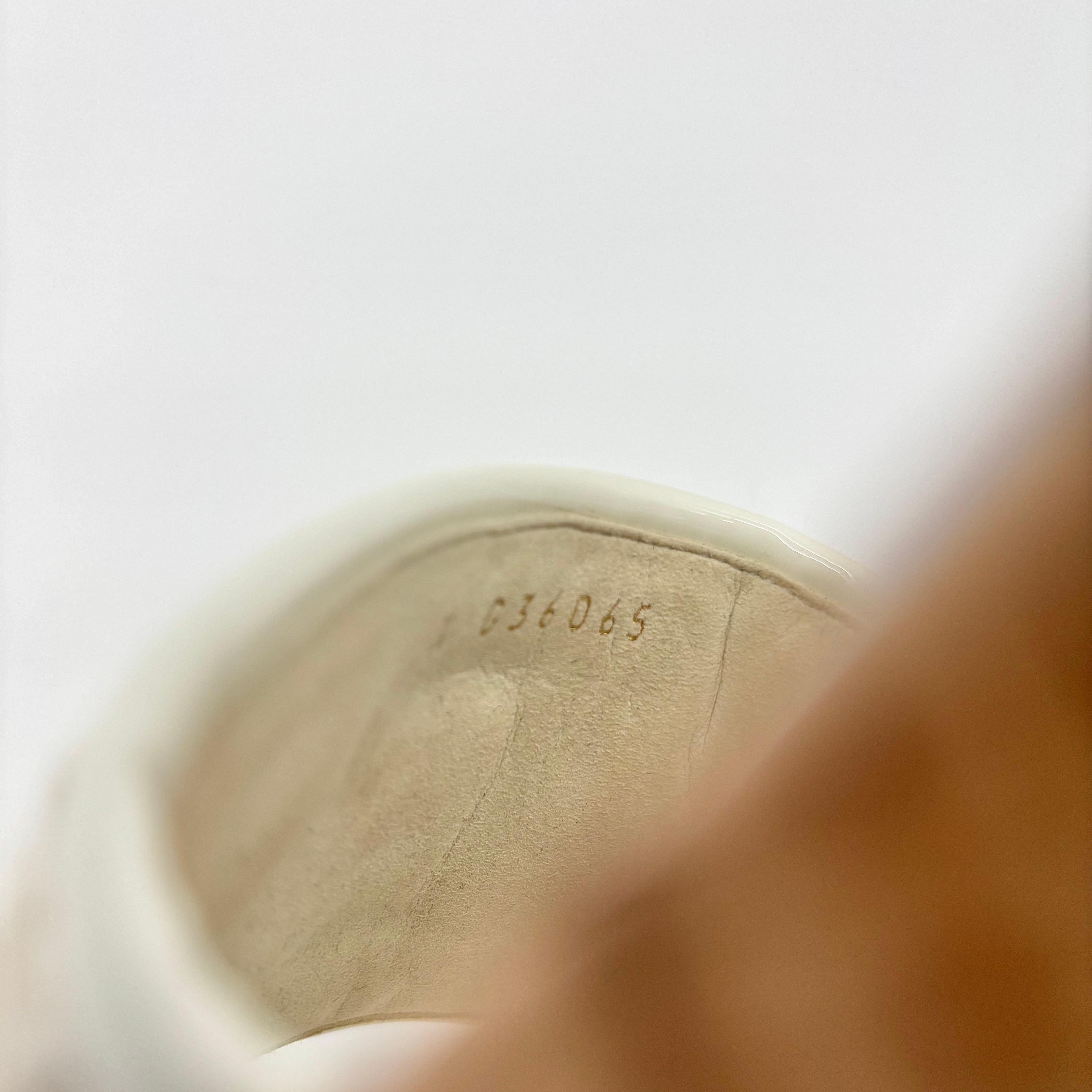 Chanel, con il suo intreccio di sughero CC Tweed, scivola sui sandali con tacco e mules 38 in vendita 3