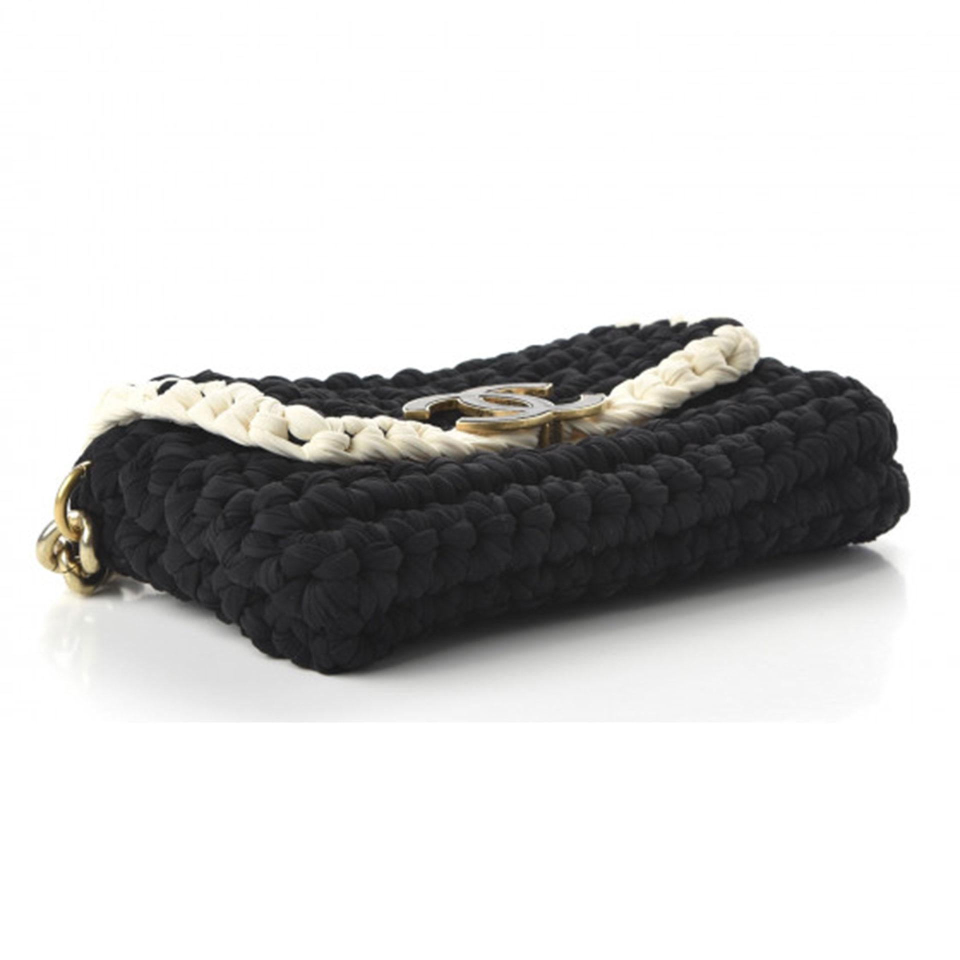 Chanel Interwoven Woven Crochet Bicolor Two Tone Medium Black & White Flap Bag en vente 7