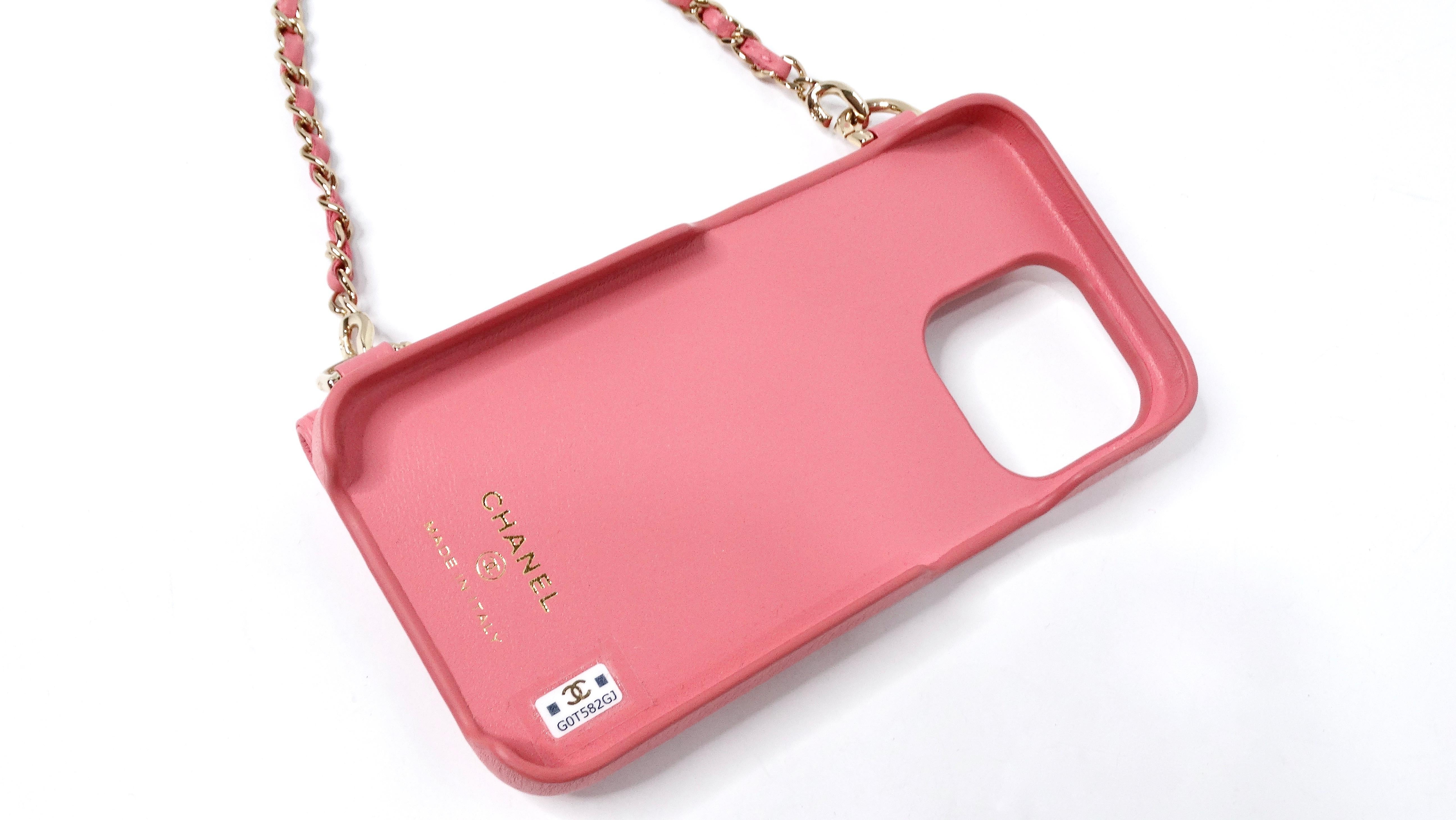 Chanel iPhone 12 Pro Rosa Caviale Custodia in pelle con catena in vendita 1