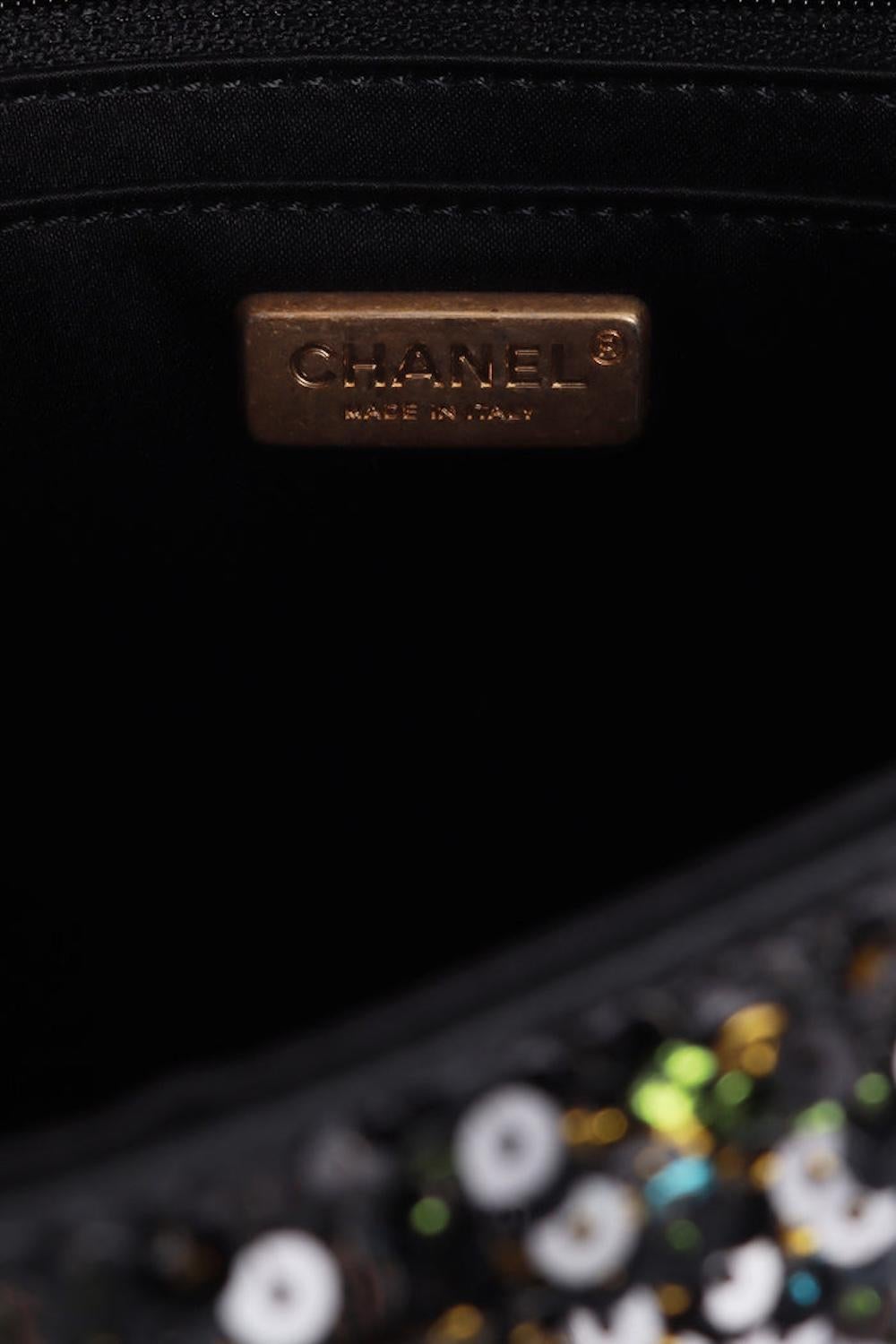 Chanel Bolso Solapa Lentejuelas Negro Iridiscente Mediano en venta 4