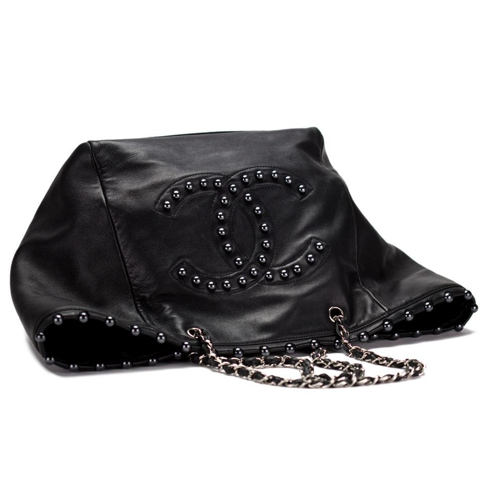 Chanel Iridescent Blue Pearls Large CC Pearl Lambskin Tote For Sale 5