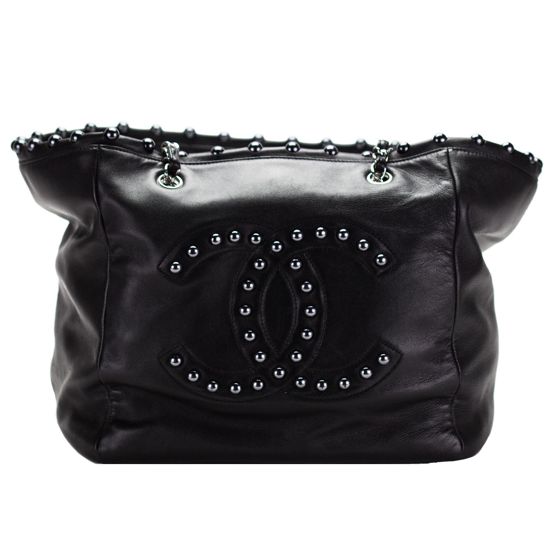 Chanel Iridescent Blue Pearls Large CC Pearl Lambskin Tote For Sale 4