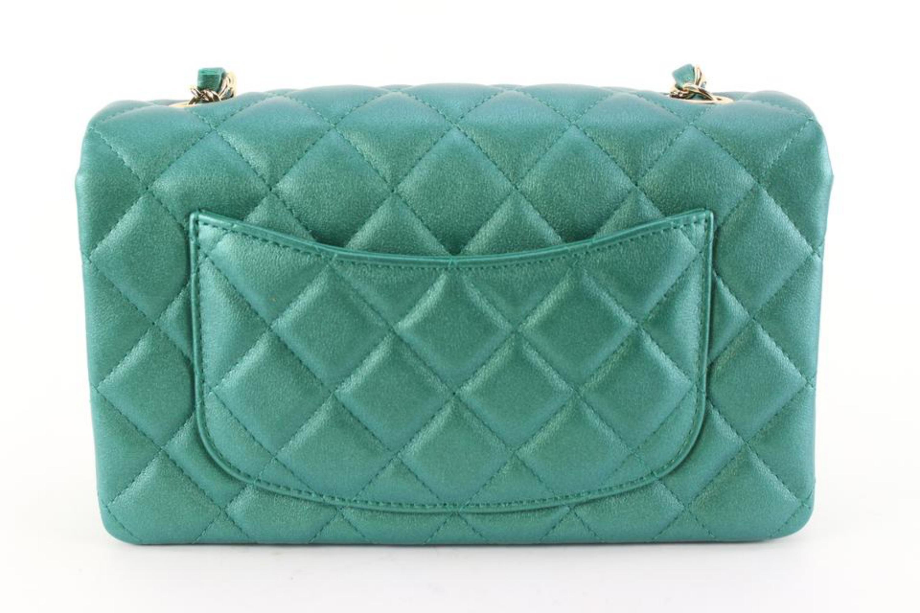 Chanel Iridescent Emerald Green Lambskin Classic Mini Flap GHW 3cz712s In Good Condition In Dix hills, NY