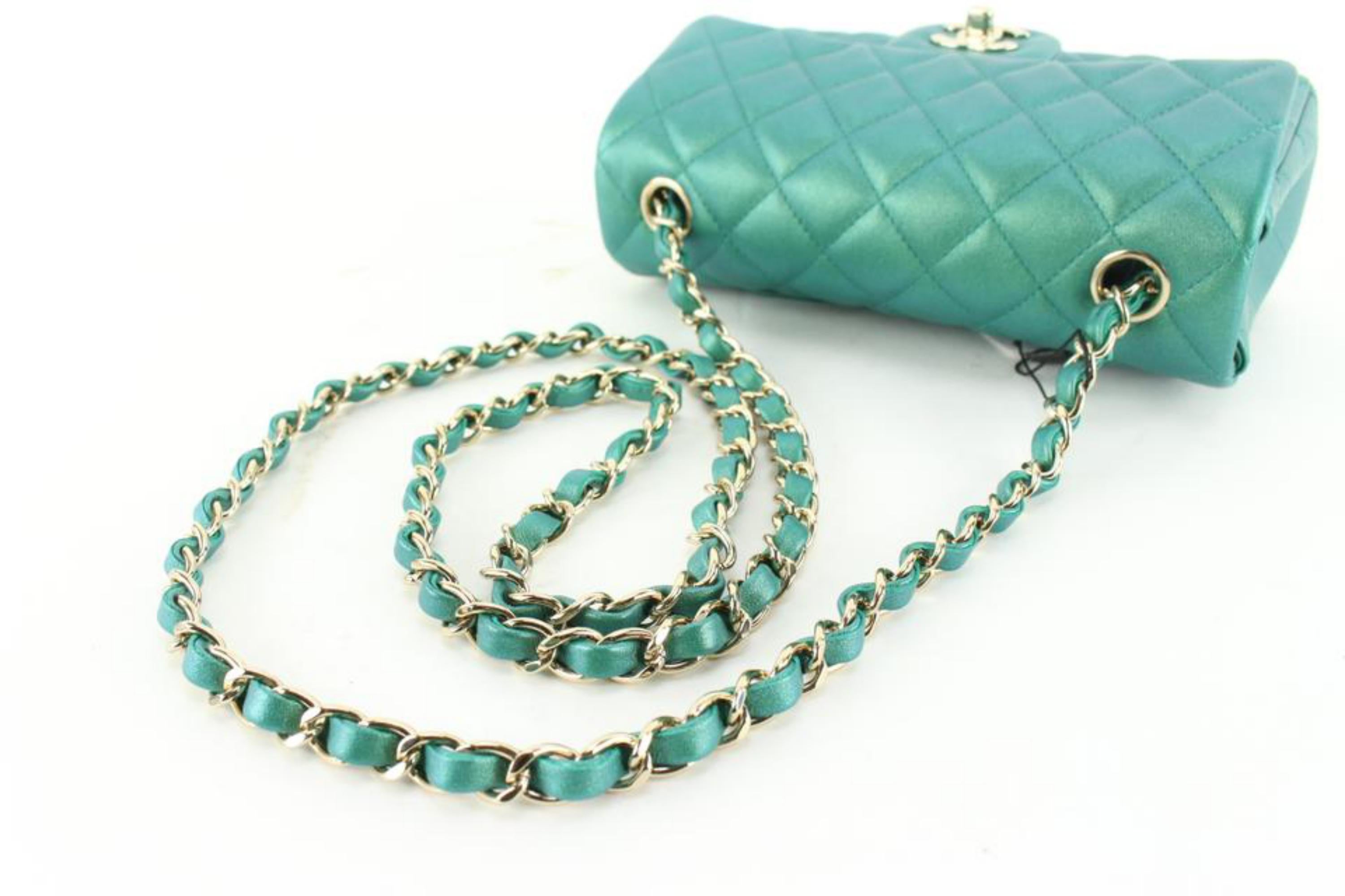 Women's Chanel Iridescent Emerald Green Lambskin Classic Mini Flap GHW 3cz712s