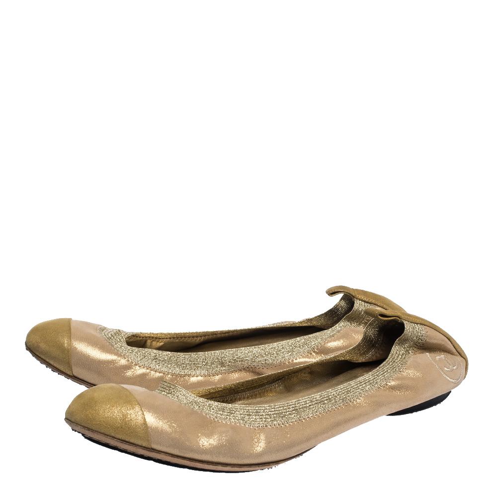 Women's Chanel Iridescent Gold Fabric And Suede Scrunch CC Cap Toe Ballet Flats Size 39