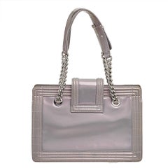 Chanel Chanel Schillerndes Graues Lackleder Boy Flap Shopper Tote