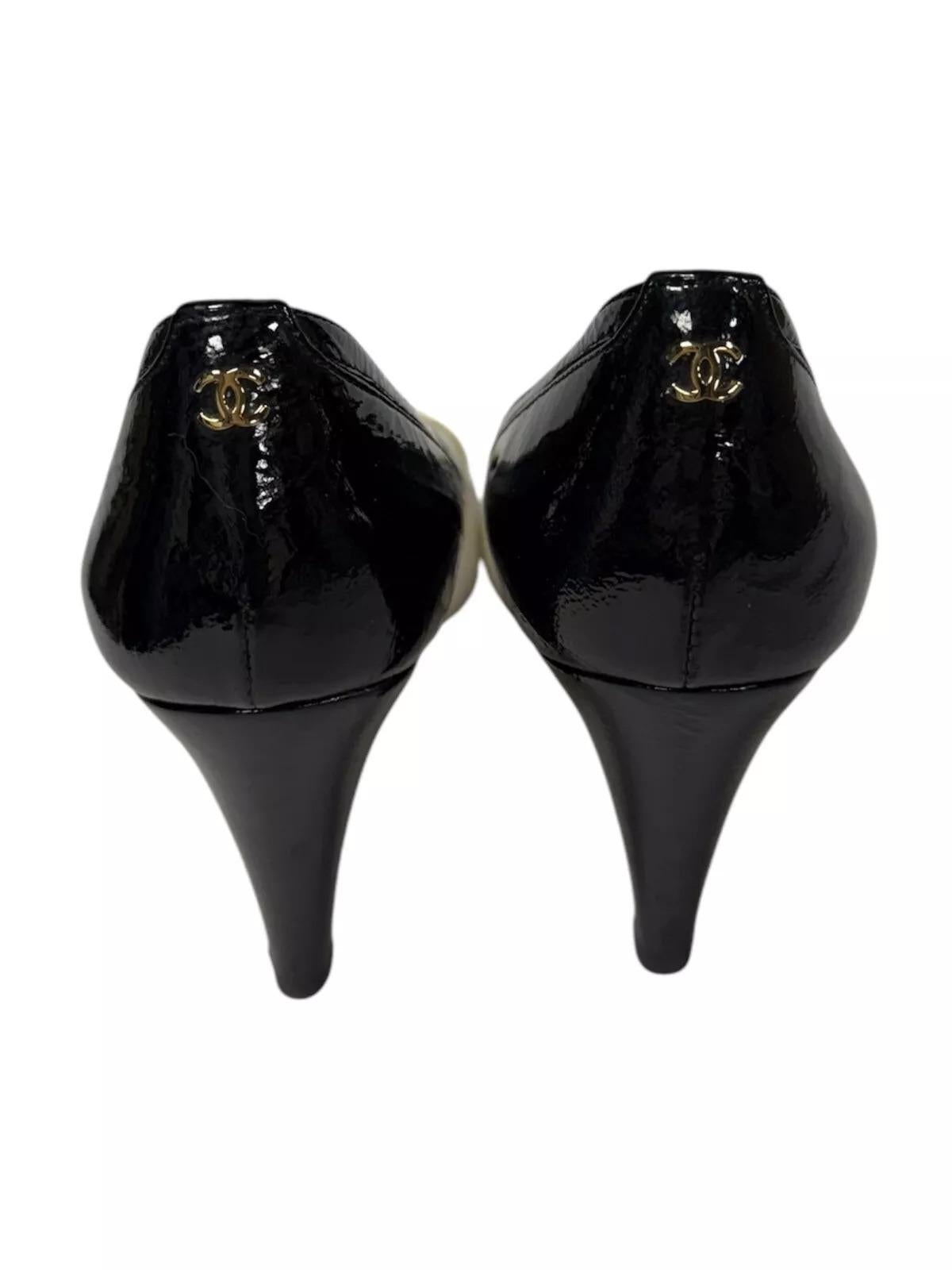 Chanel Iridescent Pearl, Mesh And Patent Leather Pump Shoes – Size 37 1/2 For Sale 1