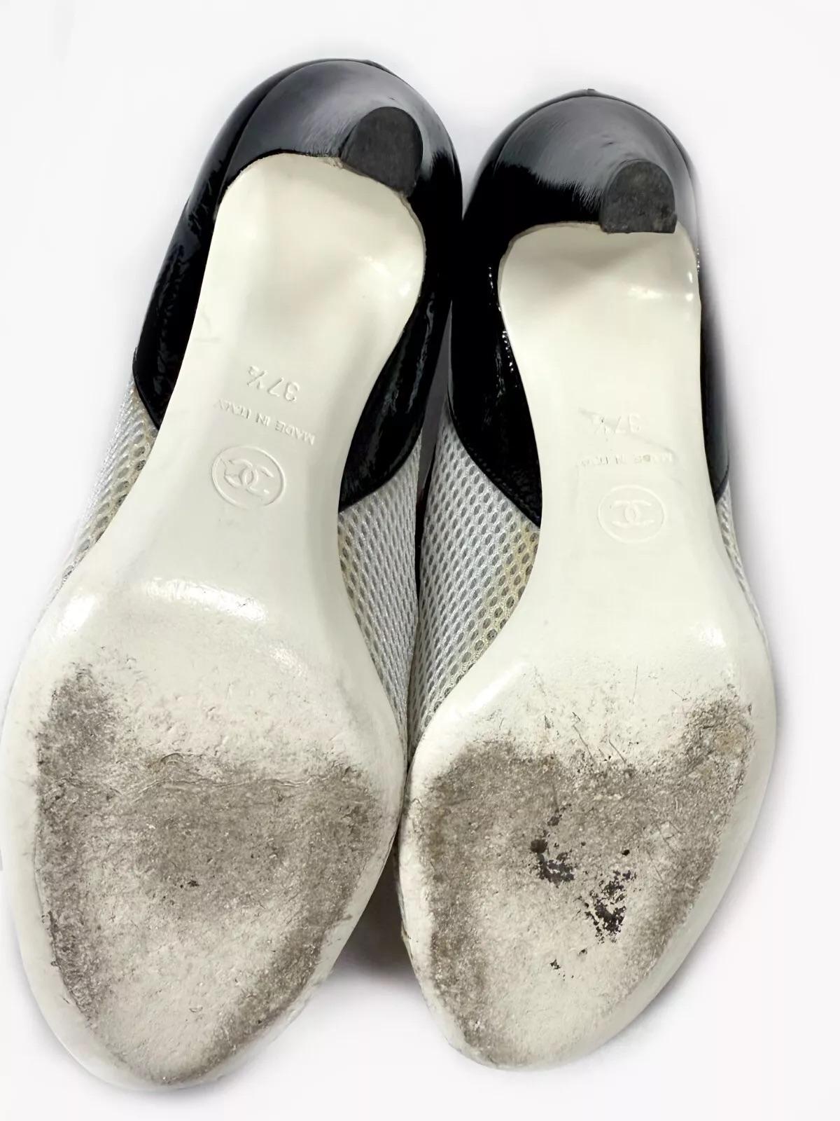 Chanel Iridescent Pearl, Mesh And Patent Leather Pump Shoes – Size 37 1/2 For Sale 2