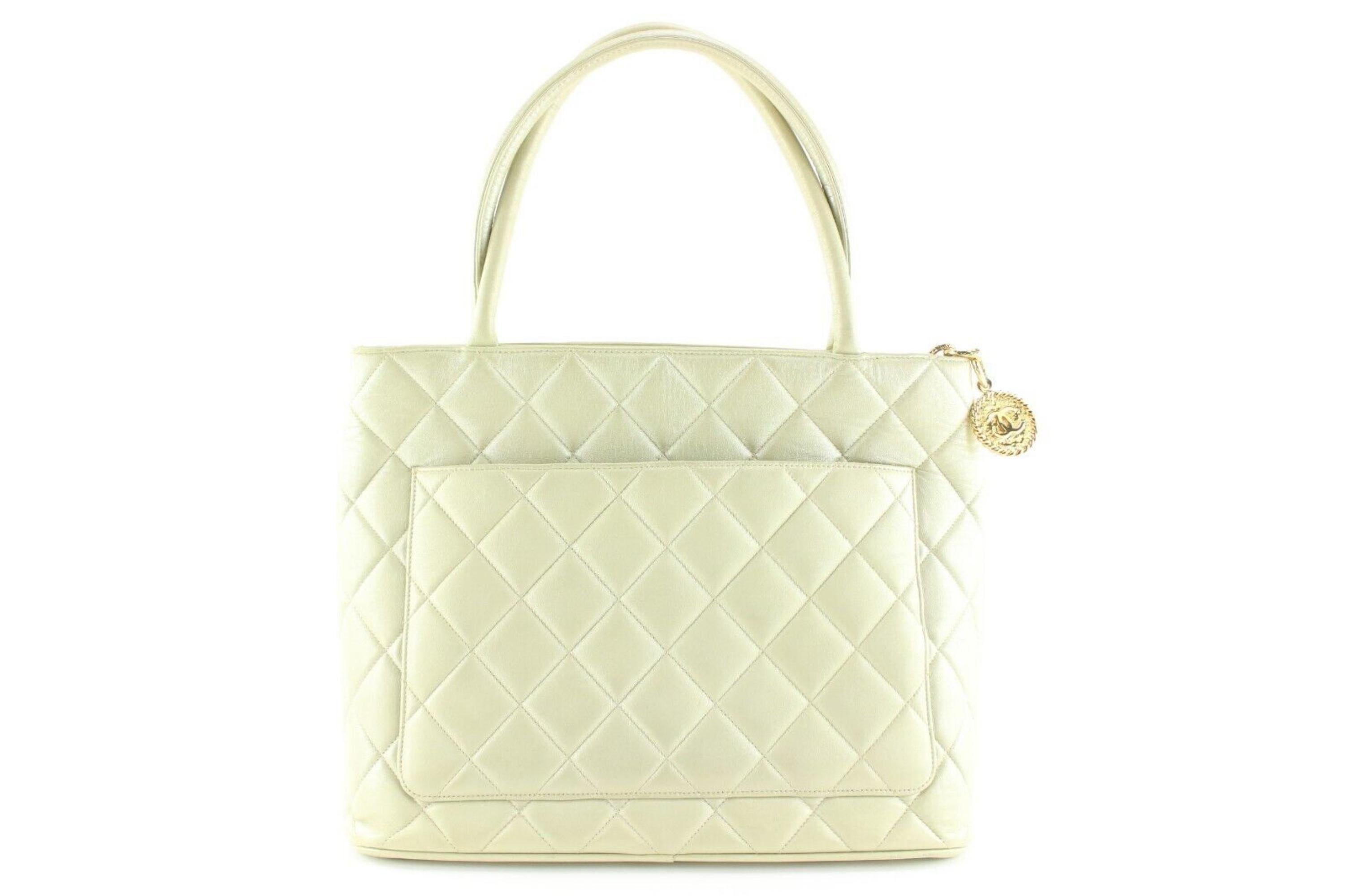 Chanel Iridescent Pearl Quilted Lambskin Medallion Zip Tote GHW 4C0424 2