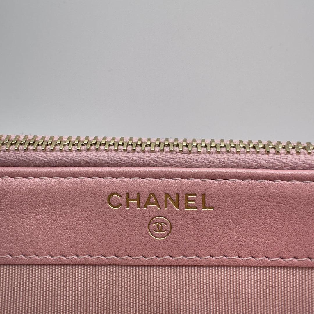 Chanel Iridescent Pearly Pink Caviar Phone Clutch on Chain Detachable Strap Ligh For Sale 9