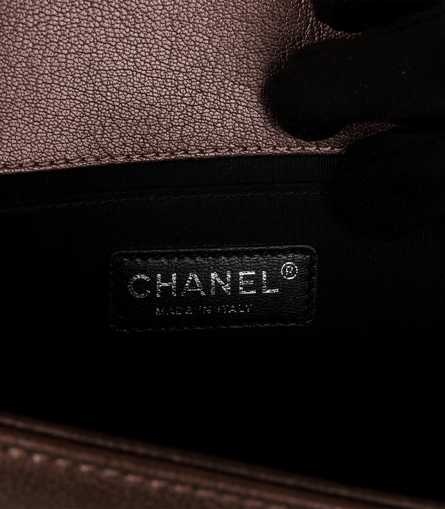 Chanel - Sac Le Boy moyen en cuir de veau matelassé irisé en vente 3