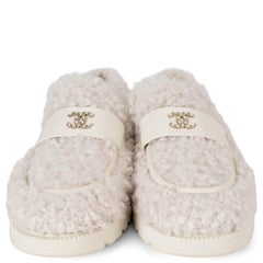CHANEL ivory 24N COCO NEIGE SHEARLING Loafers Shoes 39