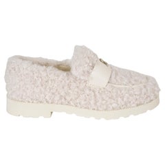 CHANEL ivory 24N COCO NEIGE SHEARLING Loafers Shoes 39