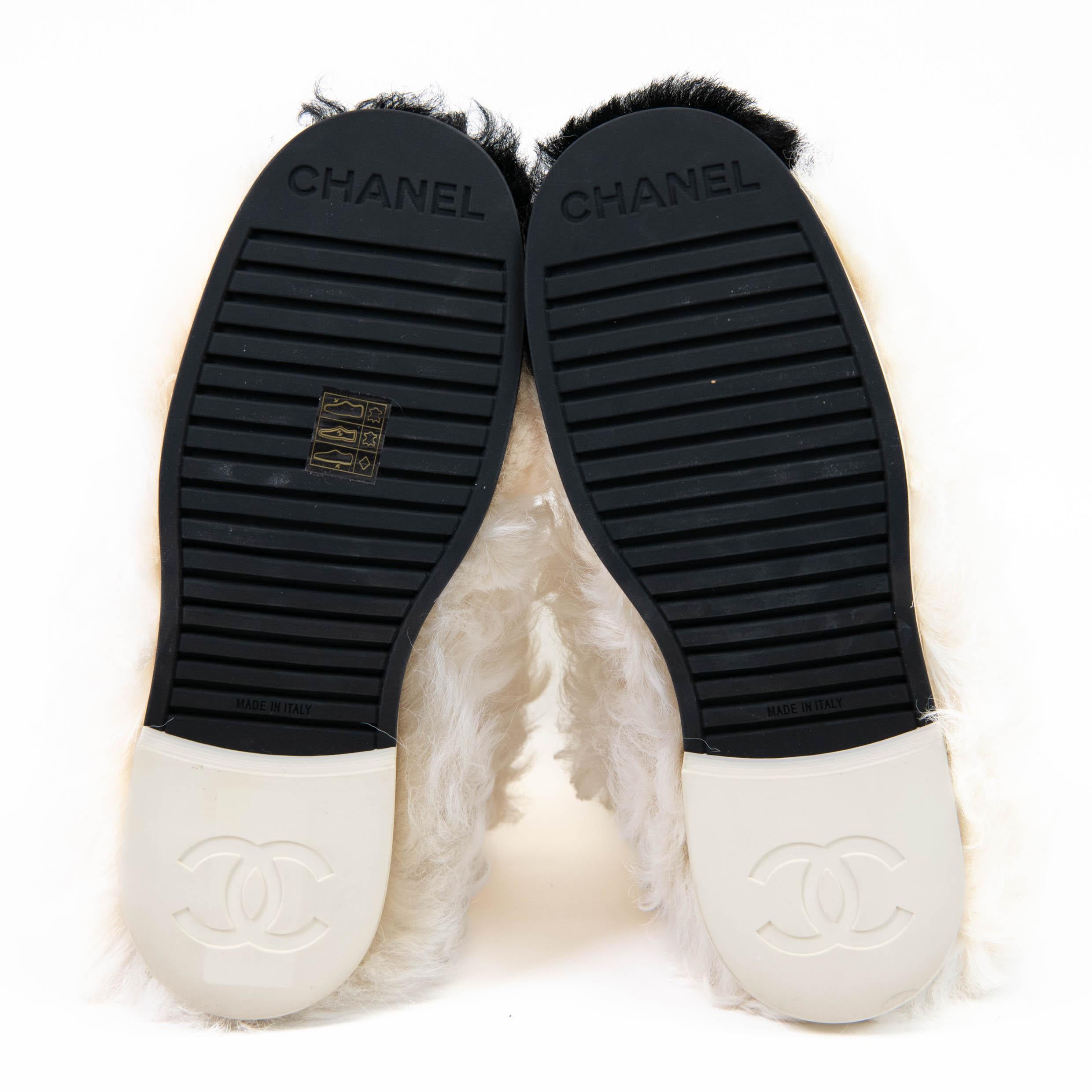 Women's or Men's Chanel Ivory and Black Shearling Sheepskin High Boots 37.5