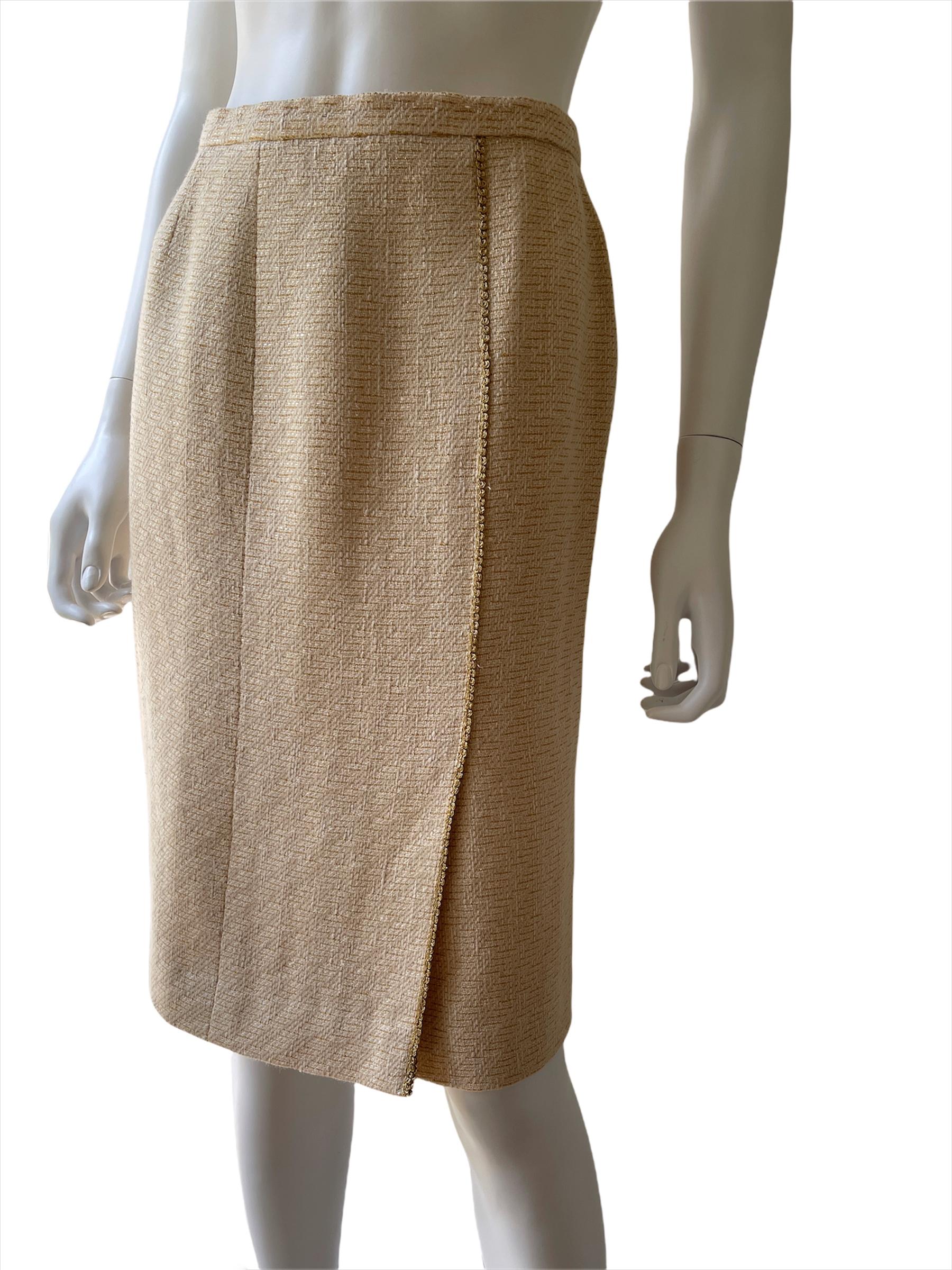 Women's Vintage Chanel Tweed Skirt Suit 2pieces Set Ivory and Gold 