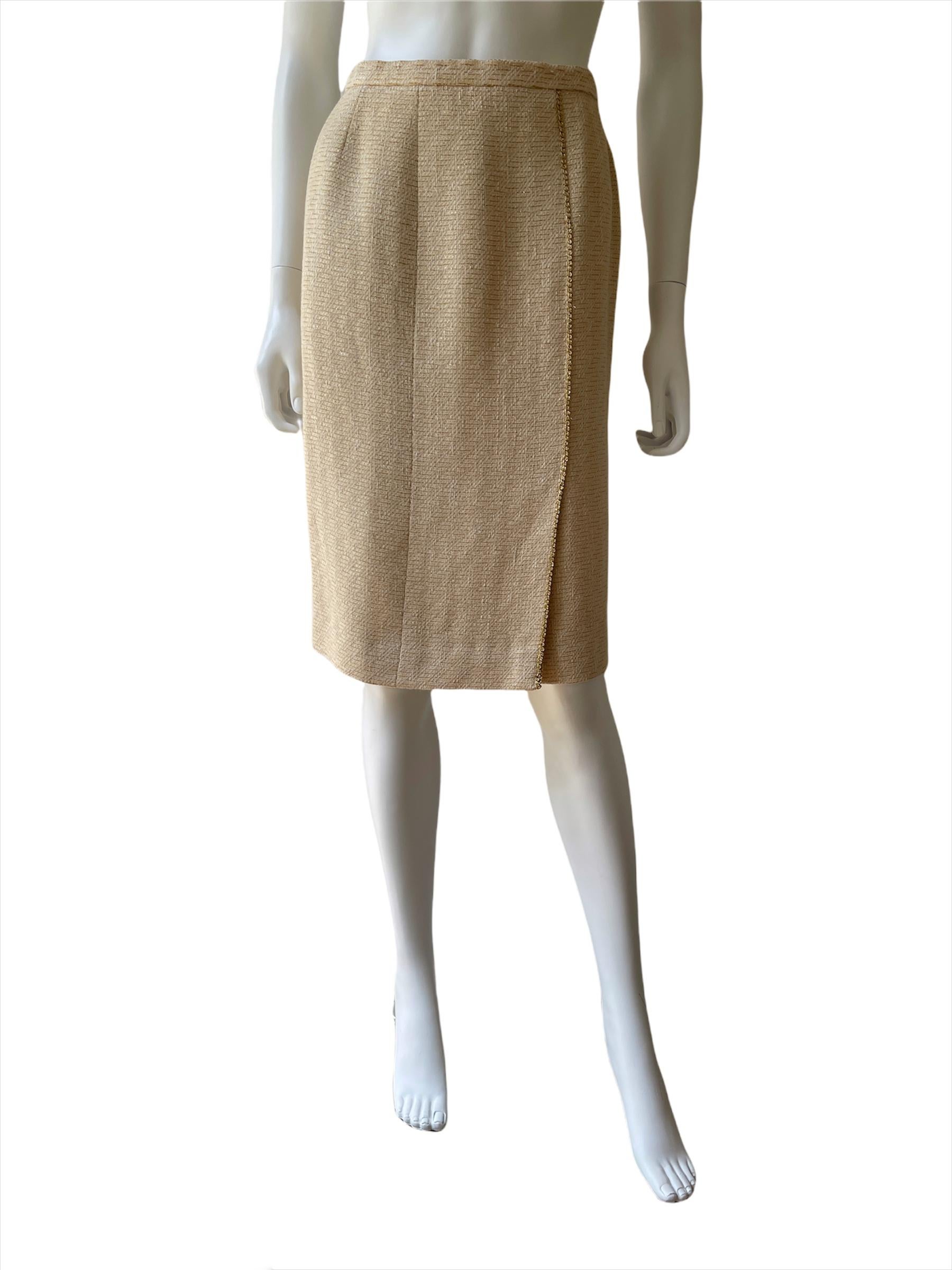 Vintage Chanel Tweed Skirt Suit 2pieces Set Ivory and Gold  5