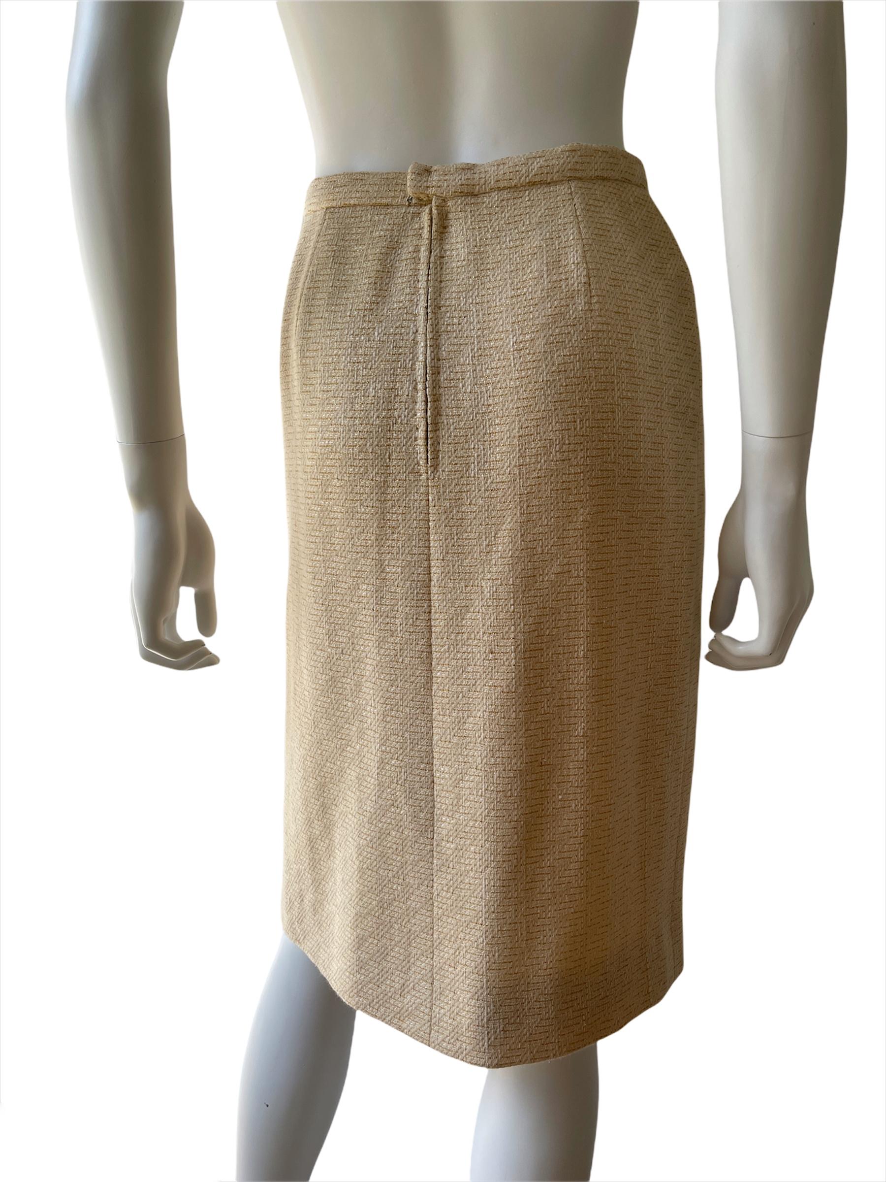 Vintage Chanel Tweed Skirt Suit 2pieces Set Ivory and Gold  2