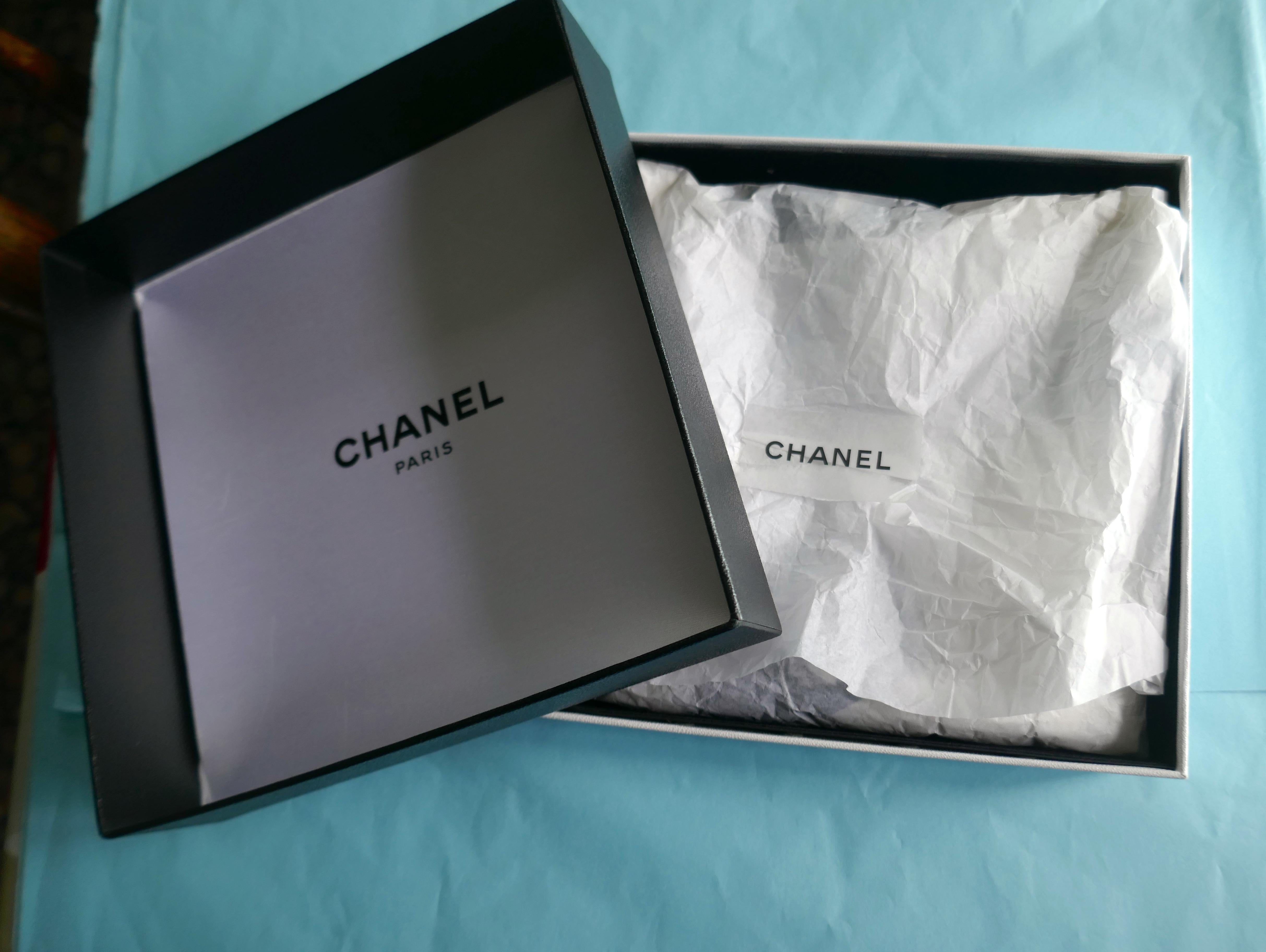 Chanel Ivory and Royal Blue Silk Ribbon Scarf In Good Condition In Chillerton, Isle of Wight