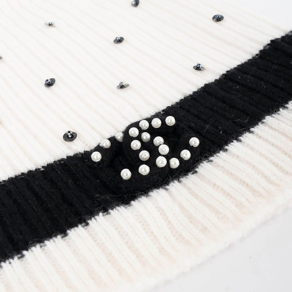 Women's CHANEL ivory & black cashmere PEARL RIB-KNIT Beanie Hat For Sale
