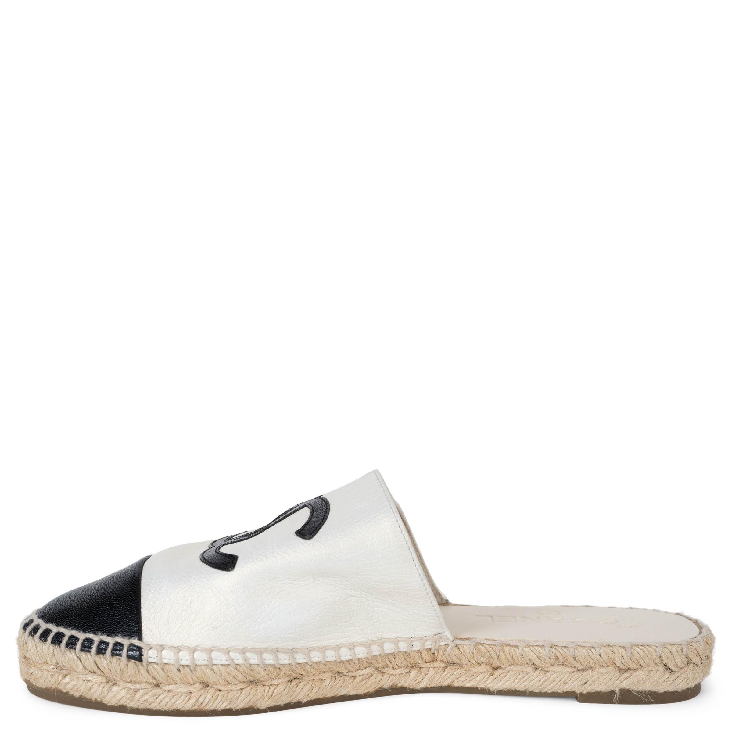 CHANEL Elfenbein & schwarzes Leder 18C GRIECHENLAND ESPADRILLES Mules Schuhe 39 passen 38.5 (Weiß) im Angebot