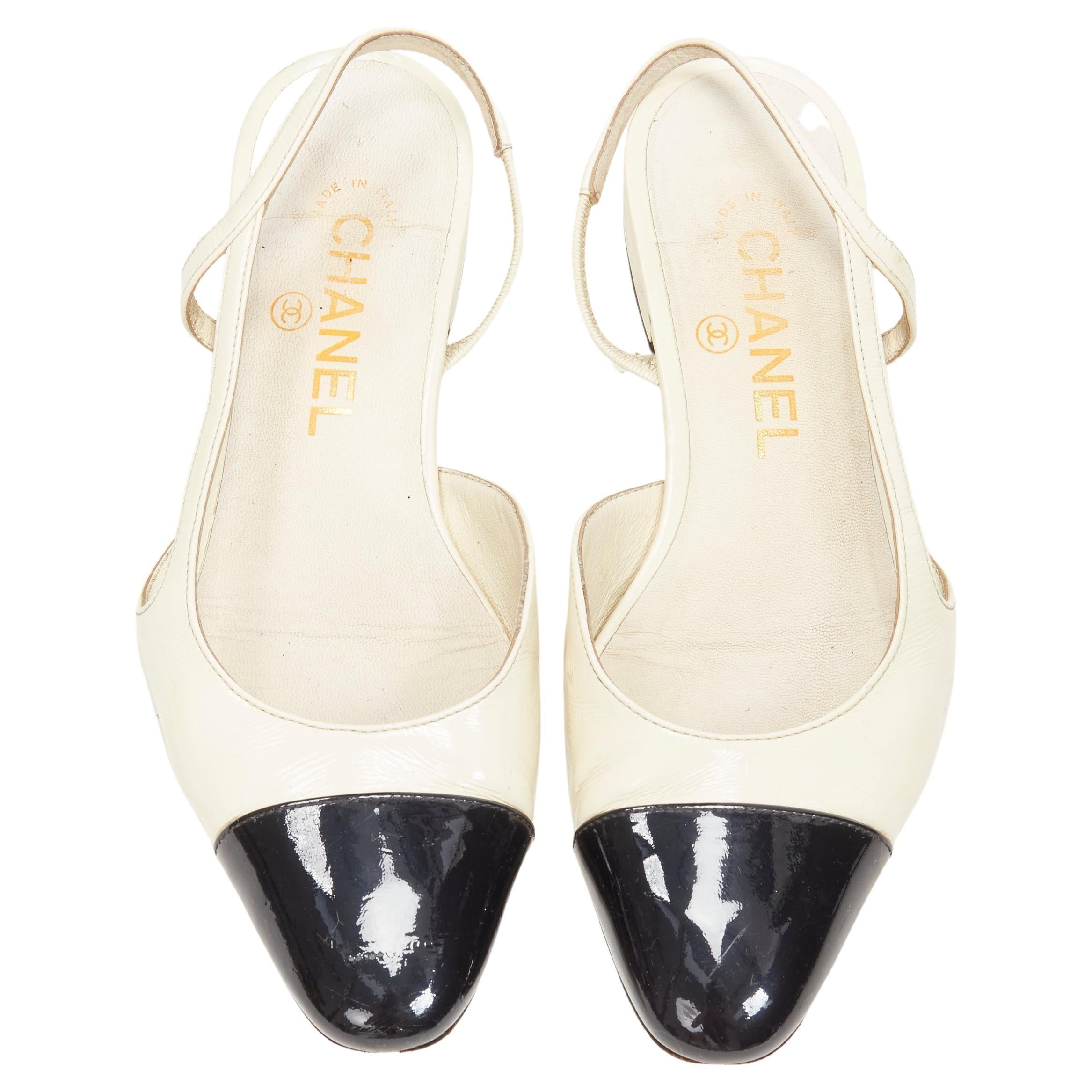 1957 - 1971, The CHANEL Two-tone Slingback