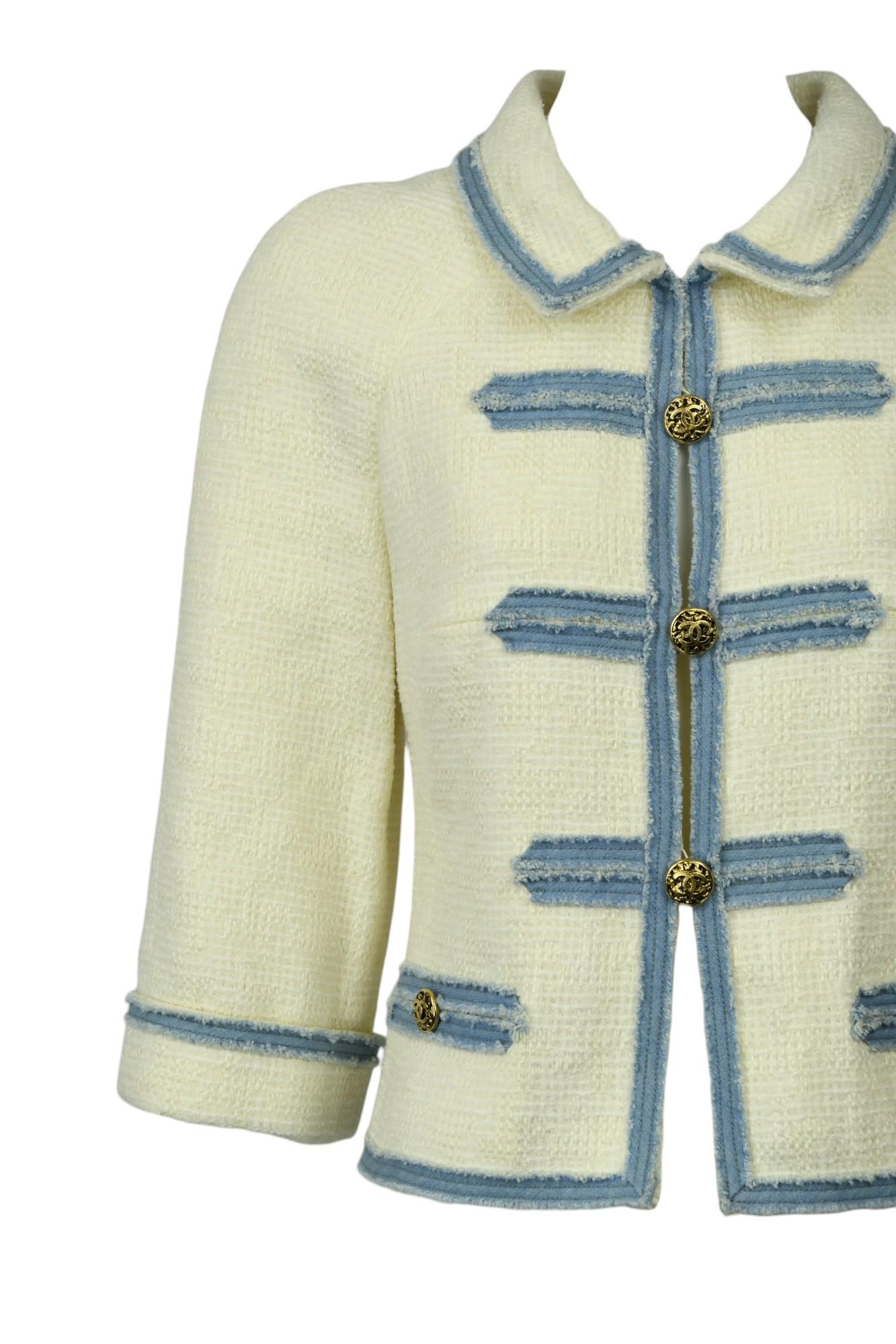 Blanc Chanel - Veste en tweed bordée de bleu ivoire  Taille US 4 en vente