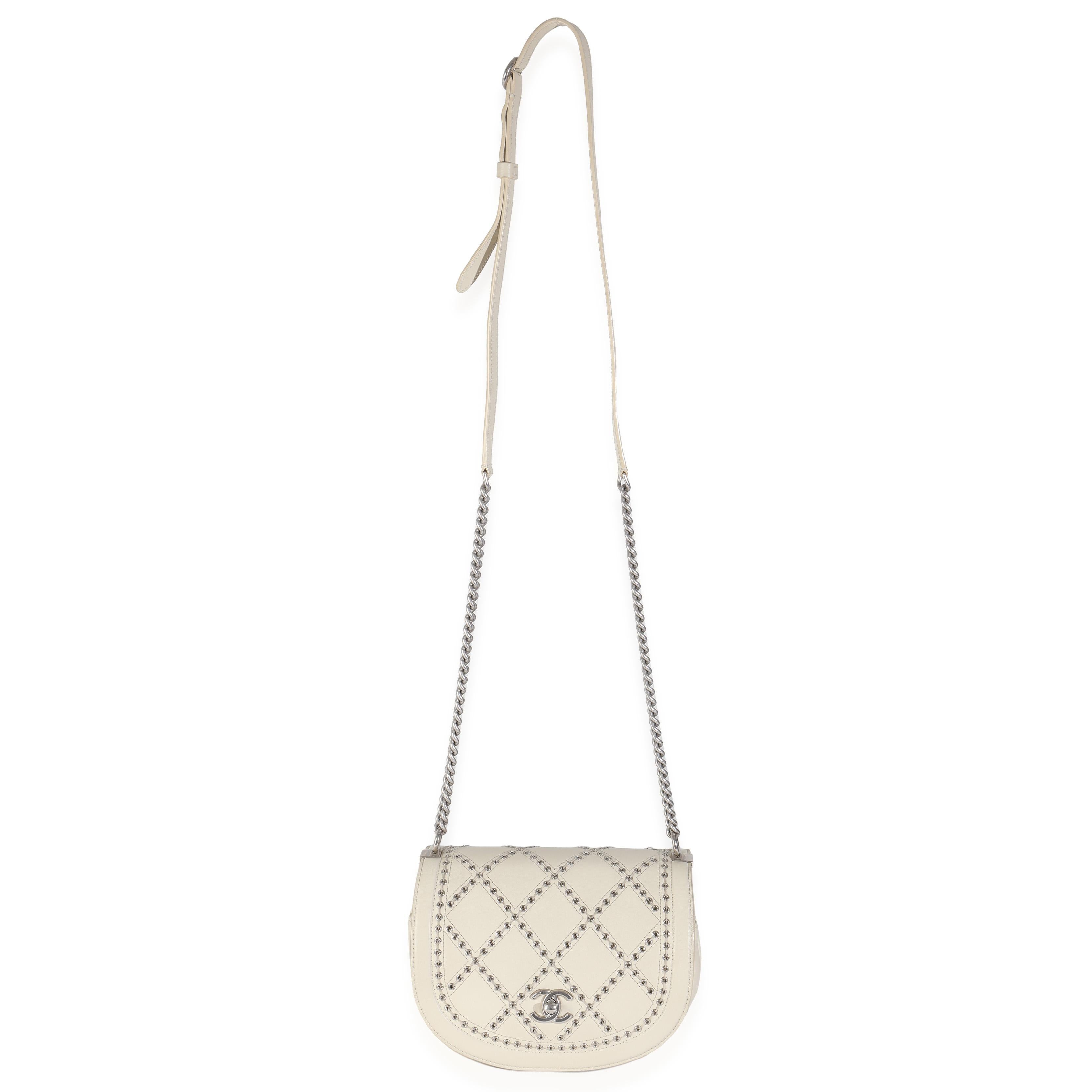 Chanel - Petit sac à rabat Coco Eyelets en cuir de veau ivoire en vente 1