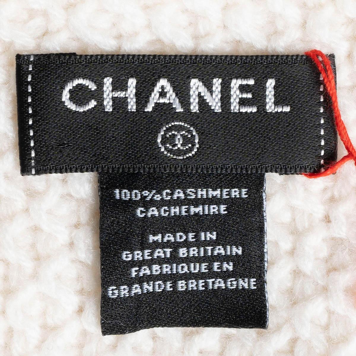 Women's CHANEL ivory cashmere CC TEXTURED KNIT Muffler Scarf For Sale