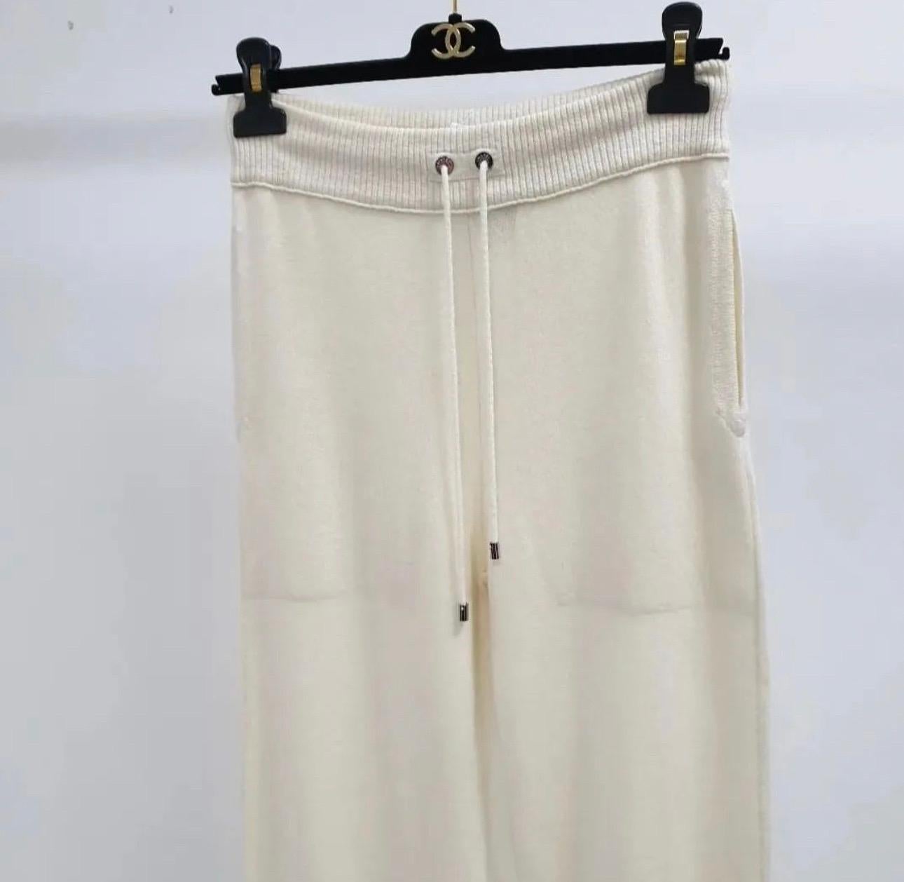 Women's Chanel Ivory Cashmere Pants Trousers