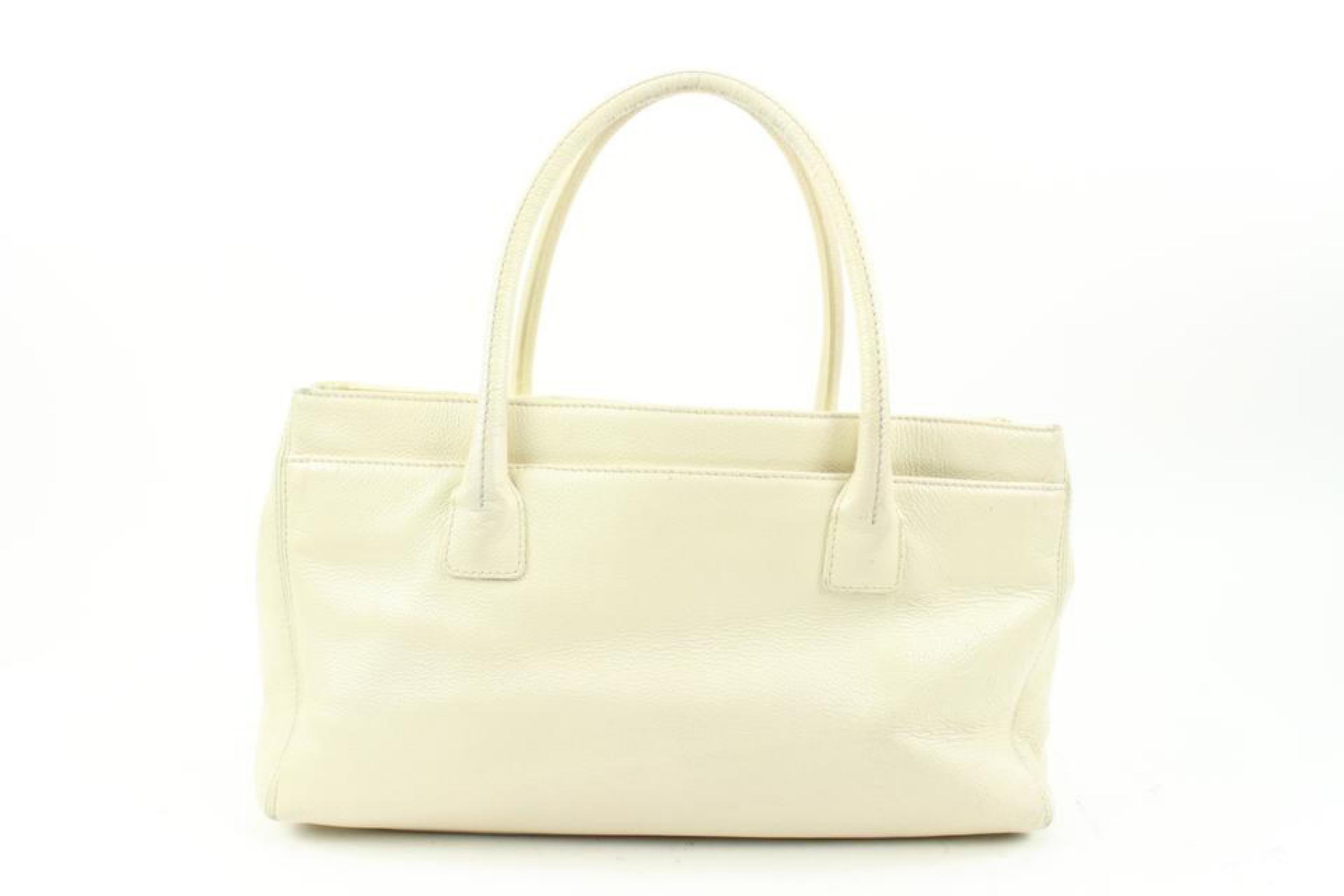 Women's Chanel Ivory Caviar Leather Cerf Tote 3cc1108 For Sale