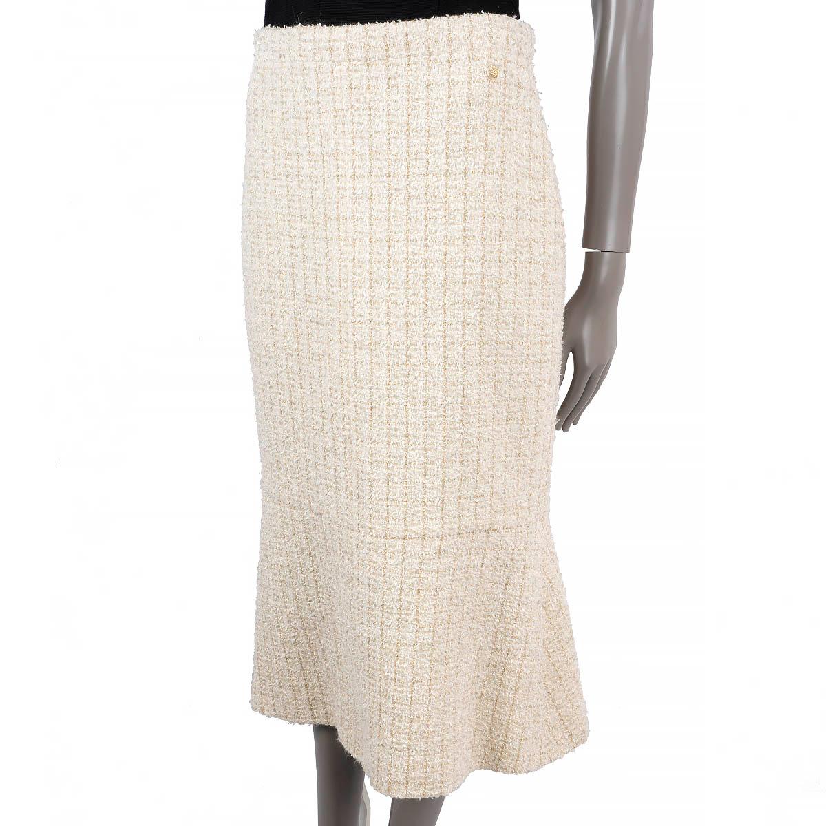 Women's CHANEL ivory & gold wool 2017 17A COSMOPOLITE LUREX TWEED MIDI Skirt 42 L For Sale