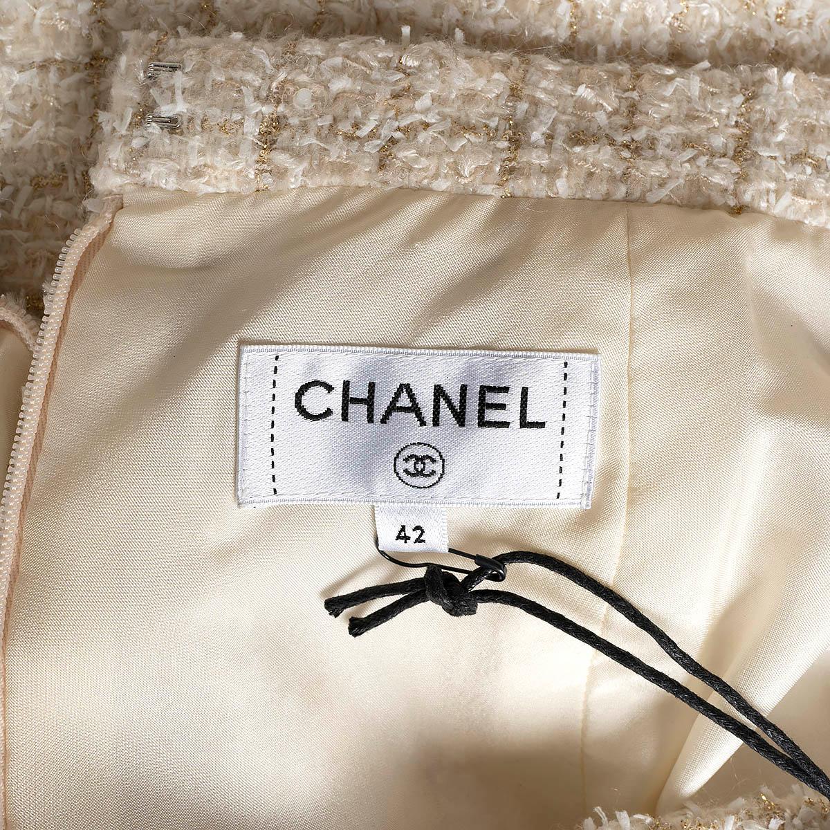 CHANEL ivory & gold wool 2017 17A COSMOPOLITE LUREX TWEED MIDI Skirt 42 L For Sale 3