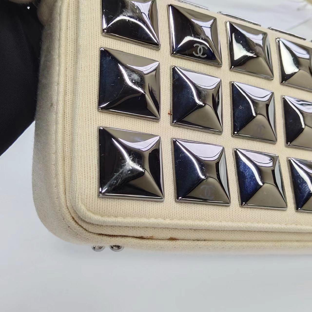 Chanel Ivory Jersey Evening Bag with Mirrored Pyramid Studs Ice Cube For Sale 15