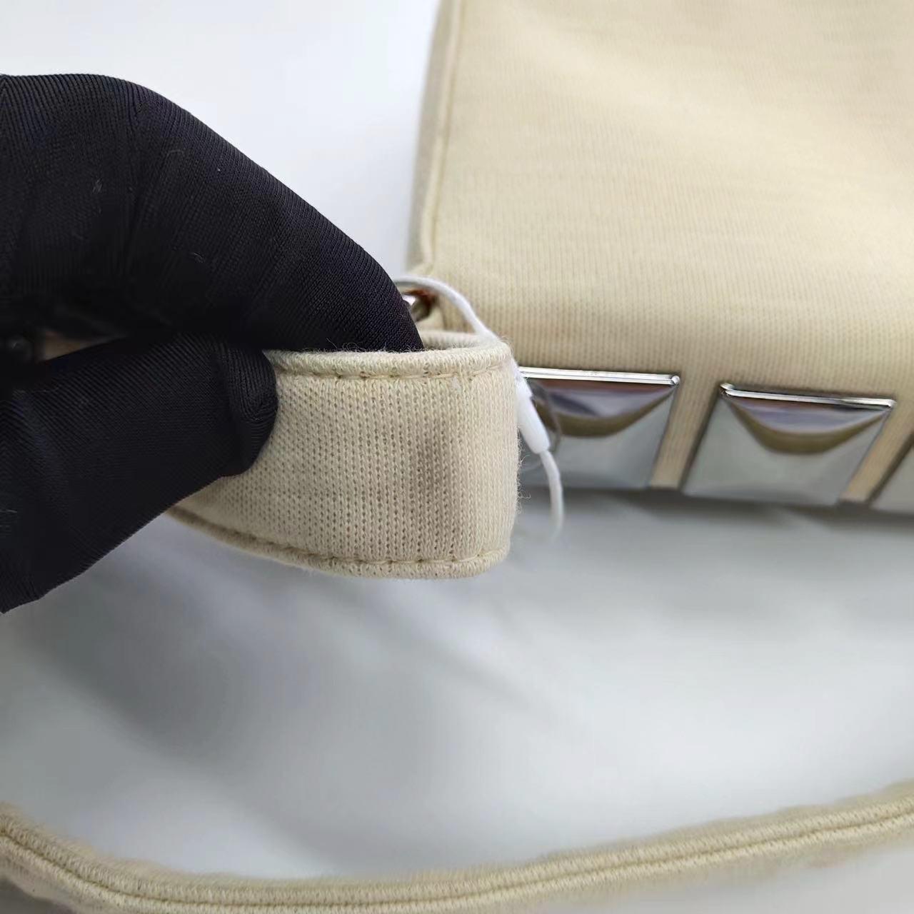 Chanel Ivory Jersey Evening Bag with Mirrored Pyramid Studs Ice Cube In Good Condition For Sale In AUBERVILLIERS, FR