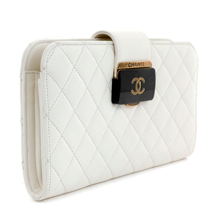 Chanel Ivory Lambskin Clutch For Sale at 1stDibs