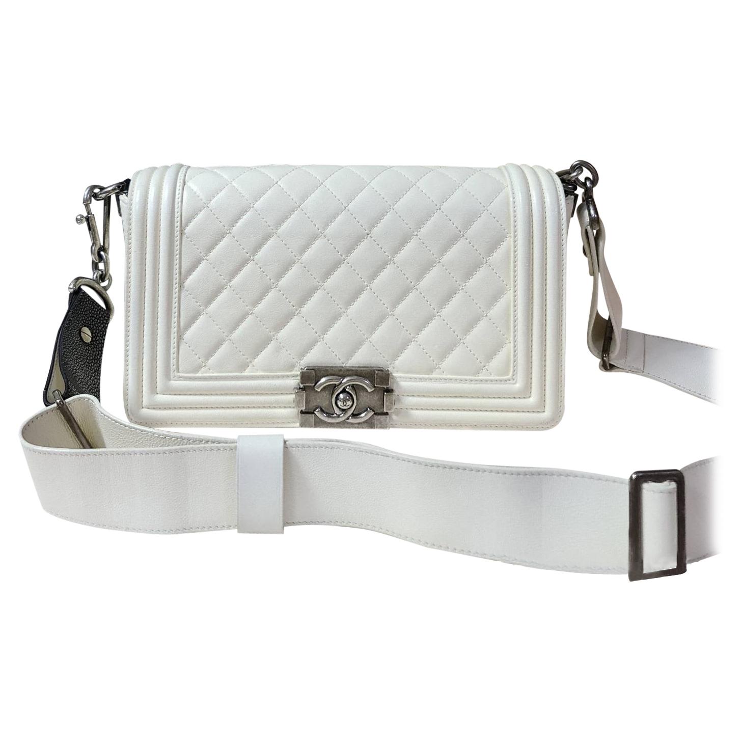 CHANEL Boy Flap with Stingray Lambskin Leather Shoulder Bag Silver