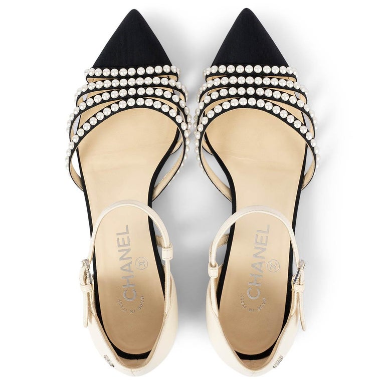 CHANEL ivory leather and black 2016 16A ROME PEARL Ankle Strap