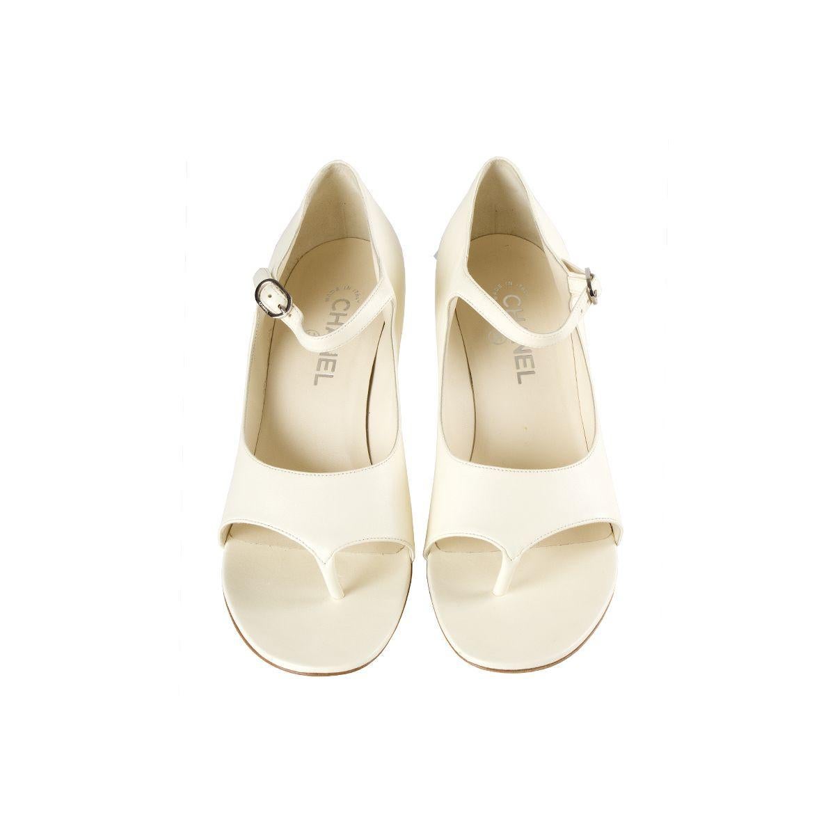Zapatos de salón abiertos 