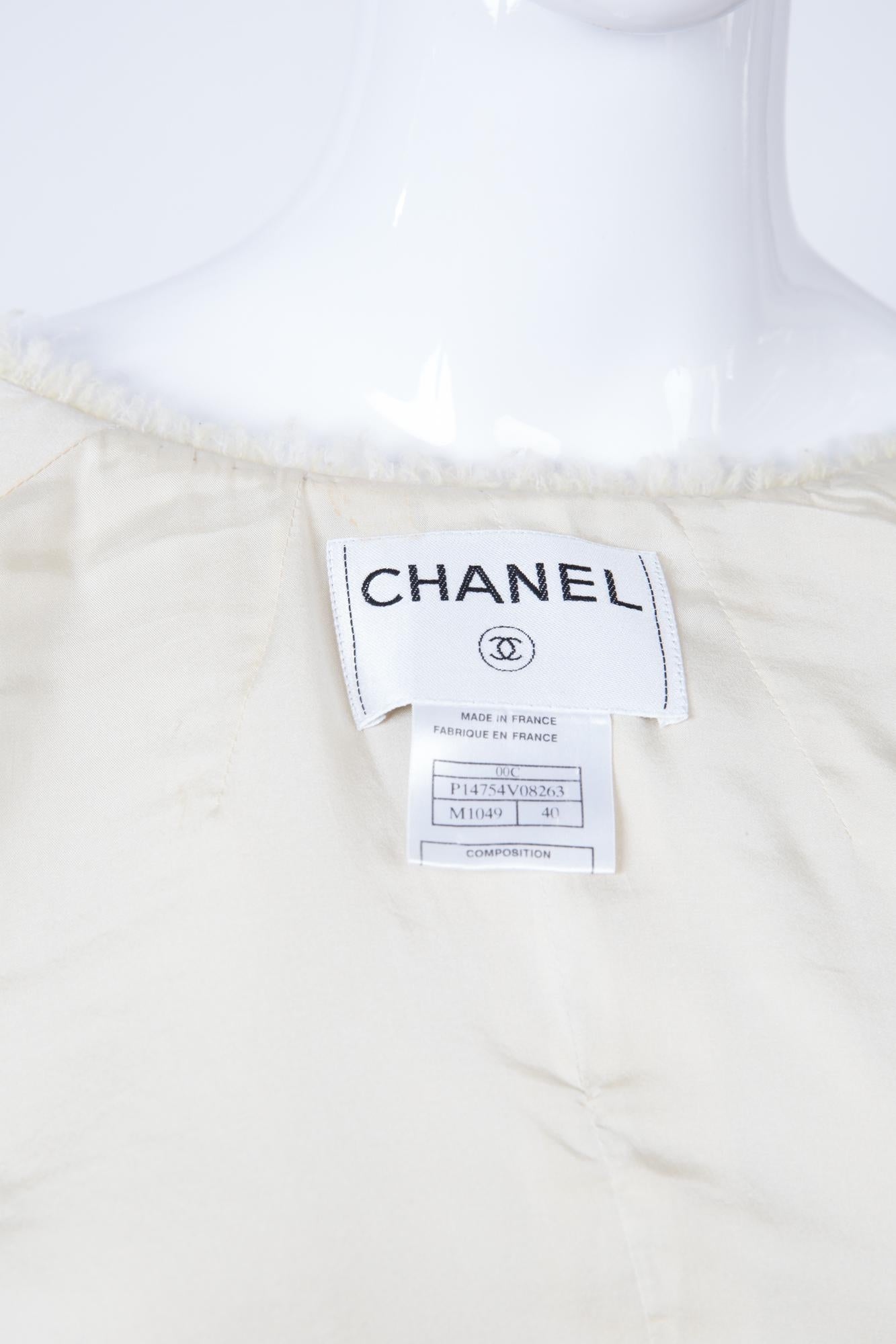Chanel Ivory Lurex Tweed Boucle Jacket 2000s Croisiere 2