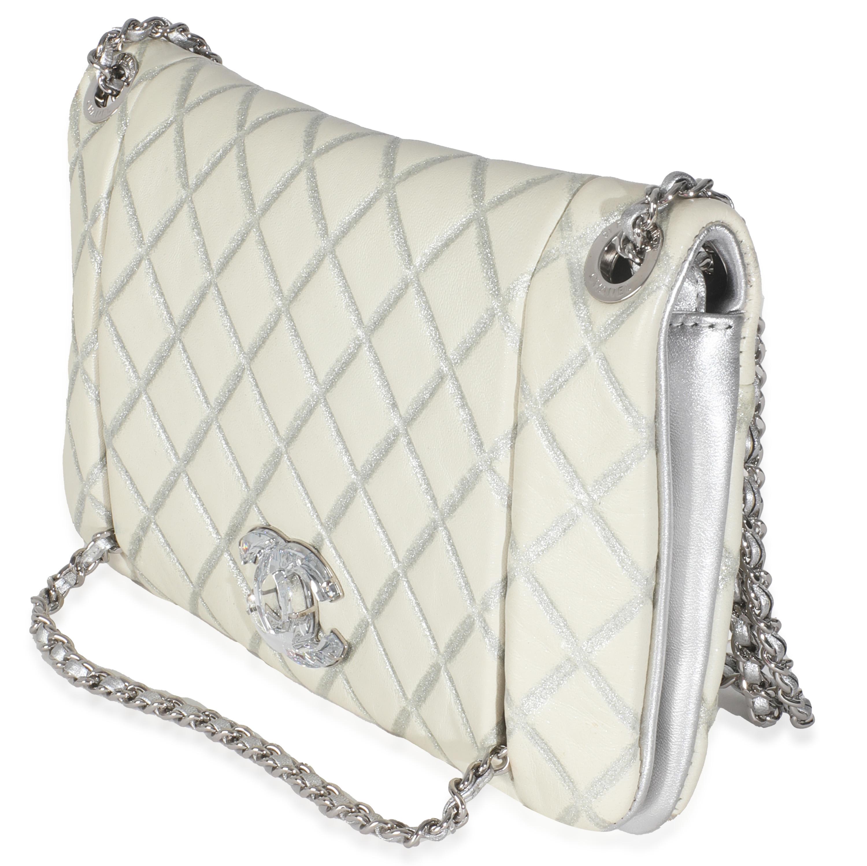Chanel Ivory Metallic Distressed Lambskin Quilted CC Flap Bag (Grau) im Angebot