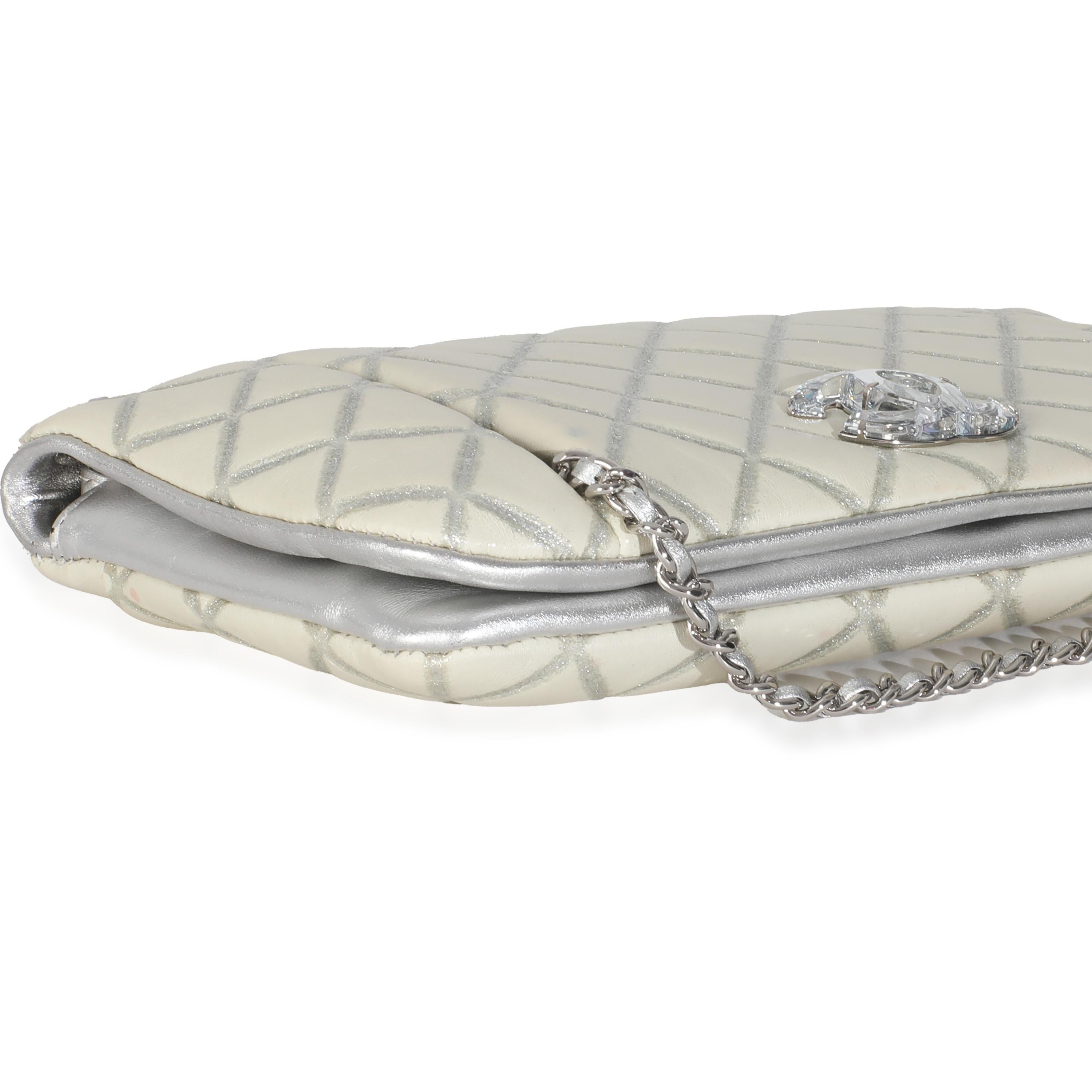 Chanel Ivory Metallic Distressed Lambskin Quilted CC Flap Bag Damen im Angebot
