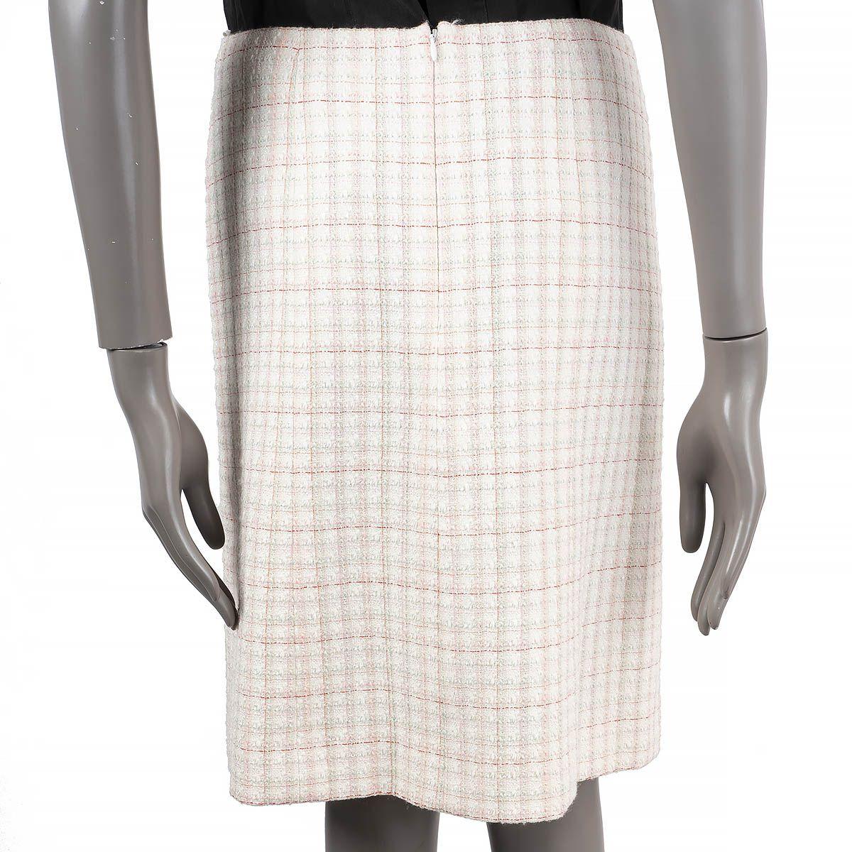 CHANEL ivory & multicolor wool blend 2004 04C TWEED Skirt 38 S For Sale 1