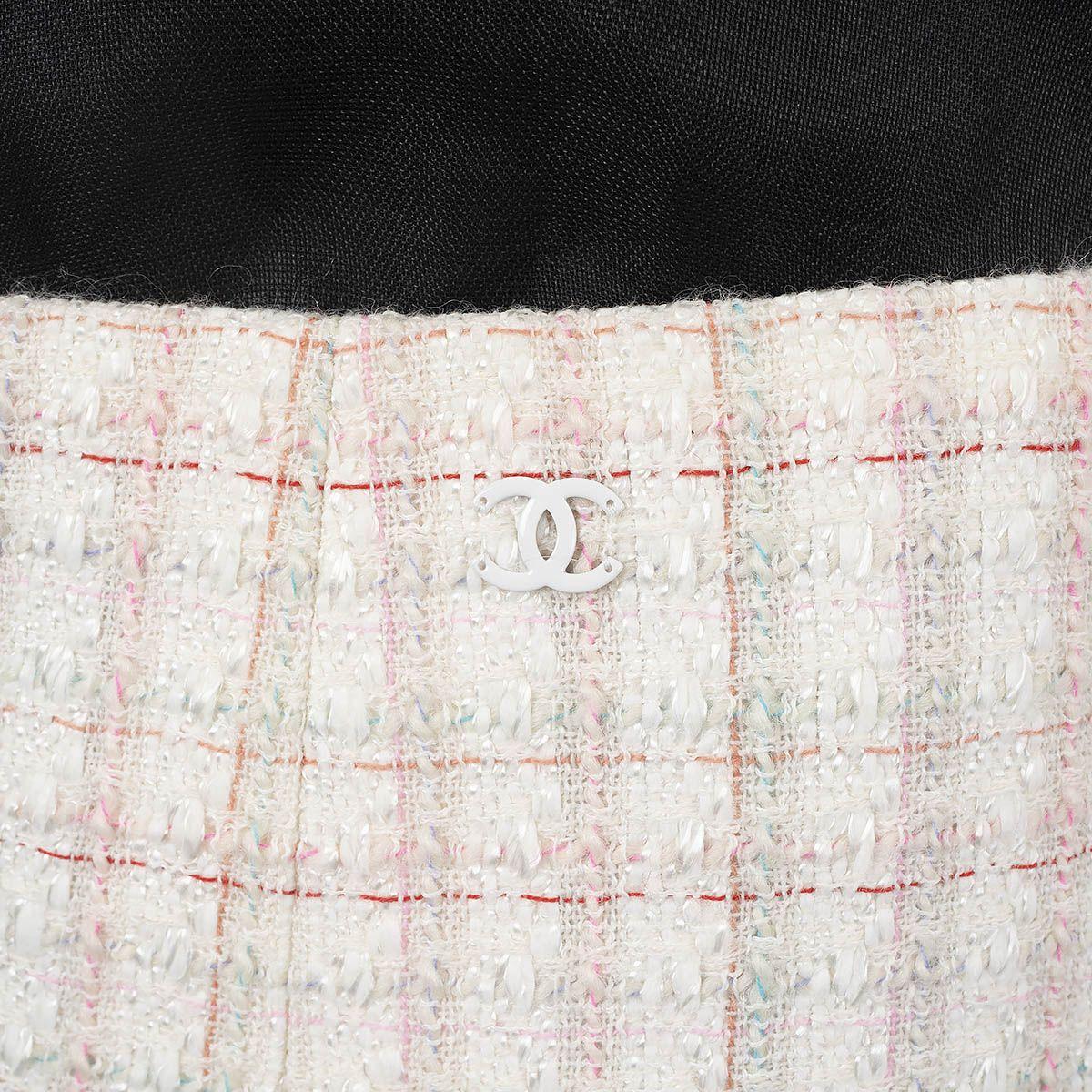 CHANEL ivory & multicolor wool blend 2004 04C TWEED Skirt 38 S For Sale 2