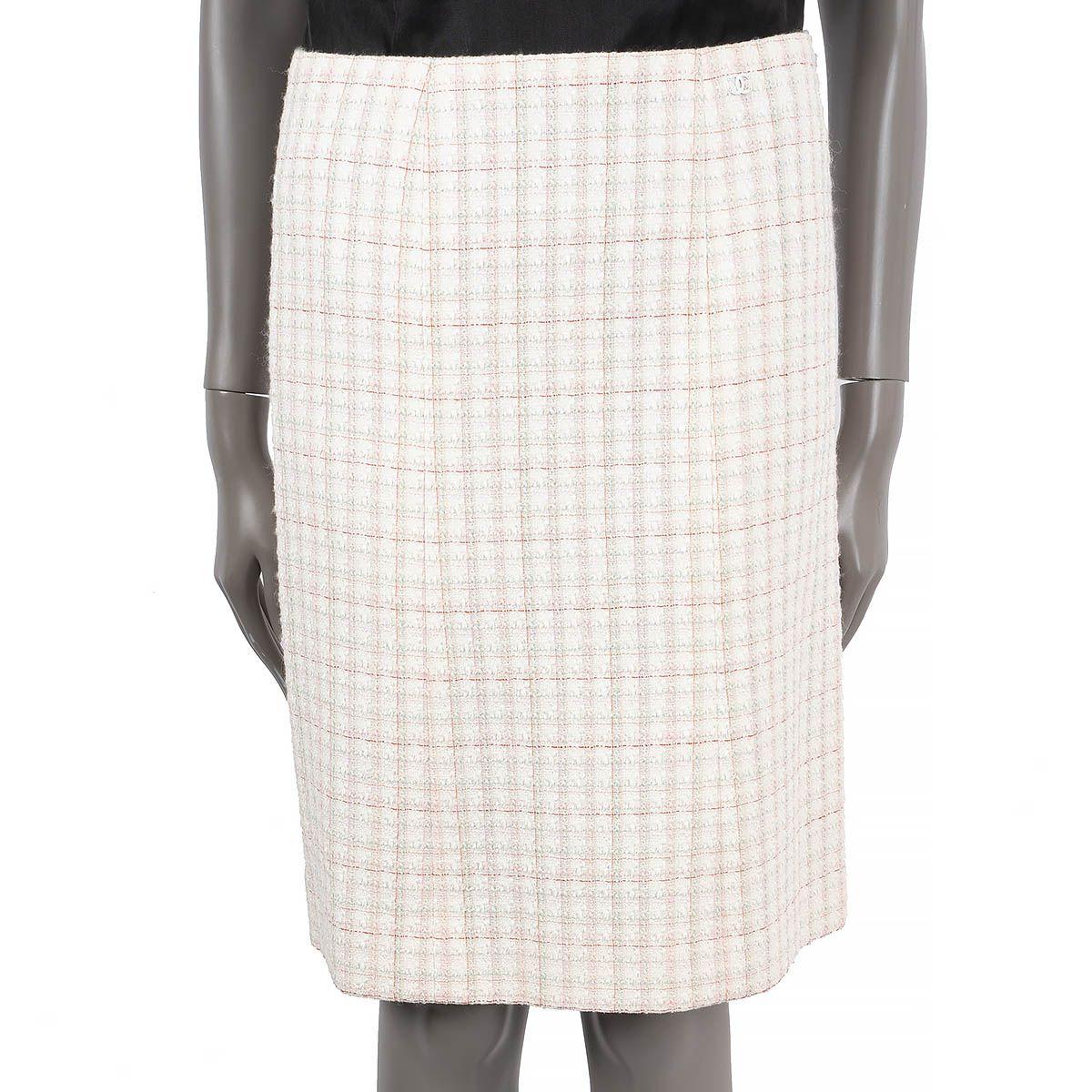CHANEL ivory & multicolor wool blend 2004 04C TWEED Skirt 38 S For Sale