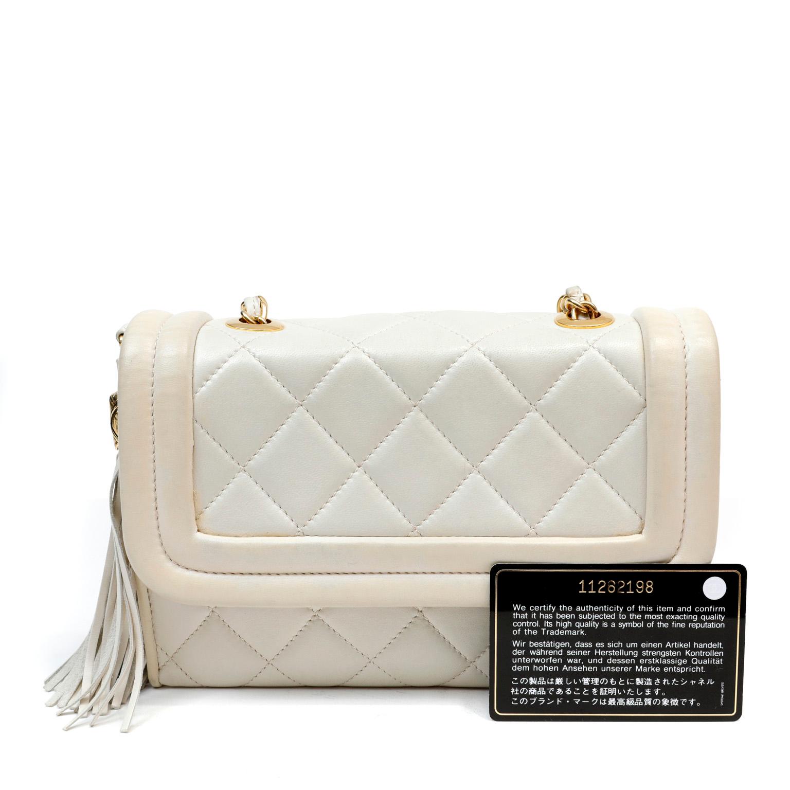 Women's Chanel Ivory Quilted Lambskin Vintage Flap Bag For Sale