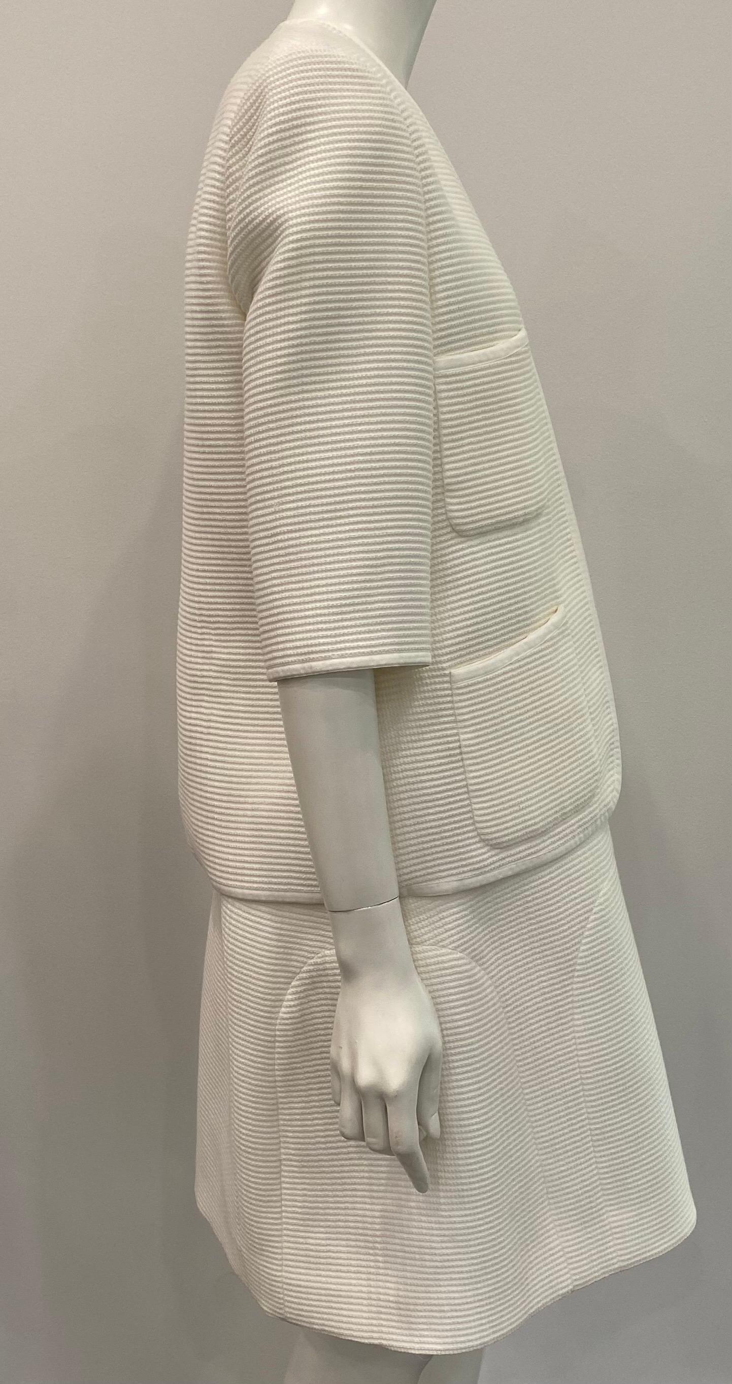 Women's or Men's Chanel Ivory Ribbed Cotton Sleeveless Shift Dress with Jacket - Sz 42 For Sale