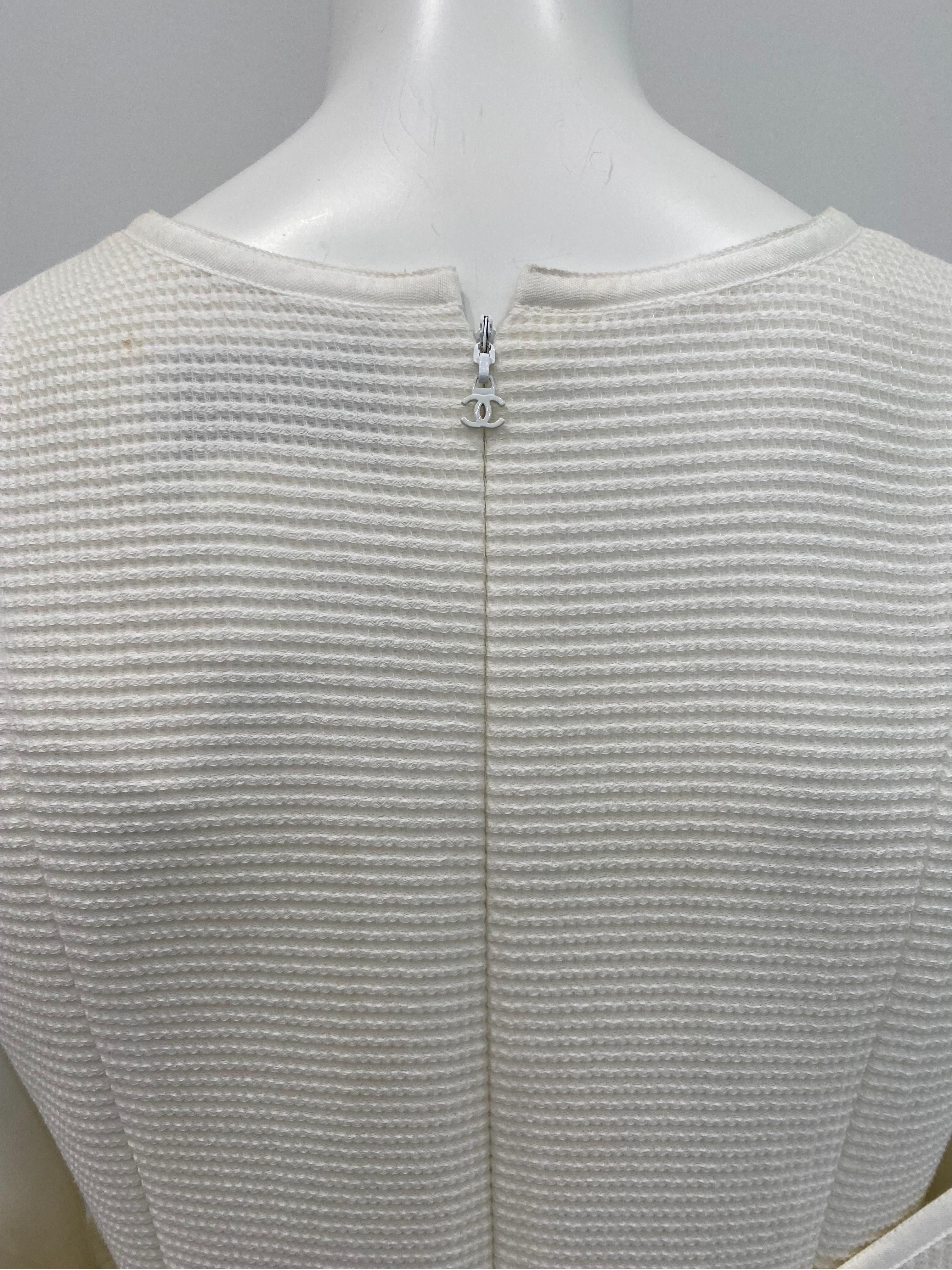 Chanel Ivory Ribbed Cotton Sleeveless Shift Dress with Jacket - Sz 42 For Sale 2