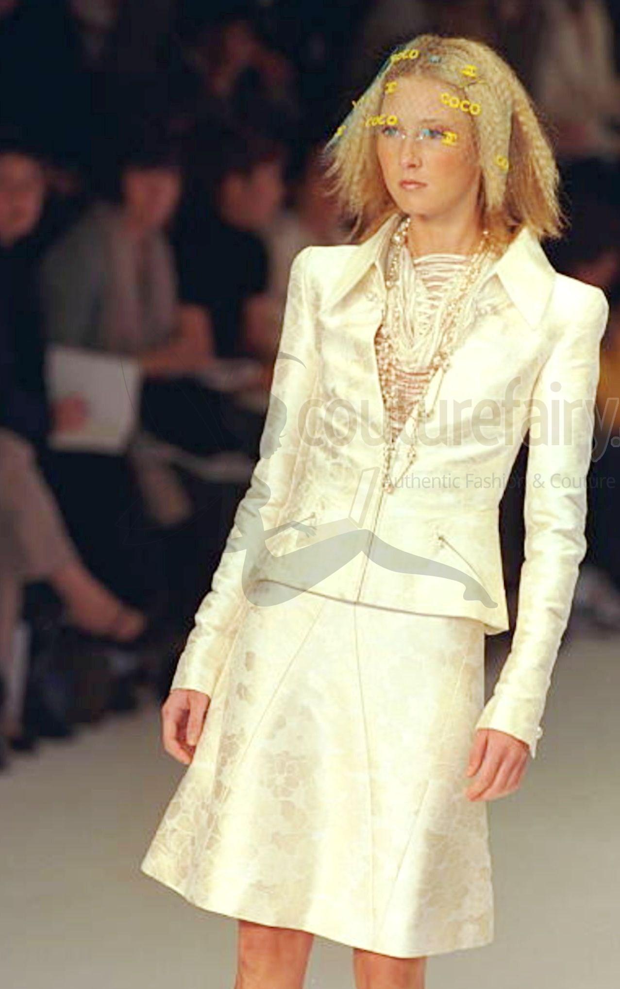 UNWORN 3PCS Chanel Camellia Jacquard Pearl Suit Ensemble Bridal Engagement 34 For Sale 6